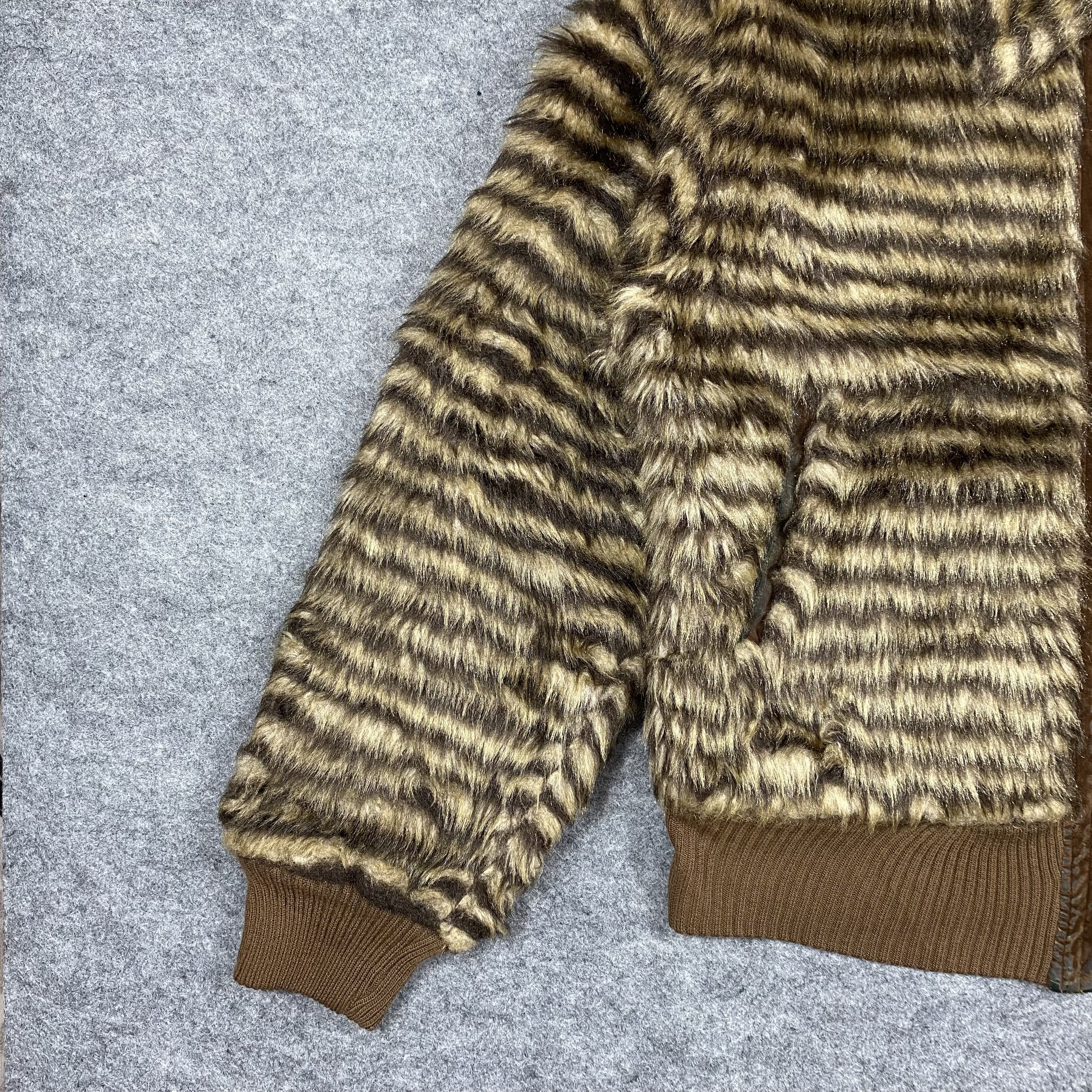 Issey Miyake Vintage 90s RIVER JAC Faux Fur Tiger Striped Jacket-J530 Size US M / EU 48-50 / 2 - 4 Thumbnail