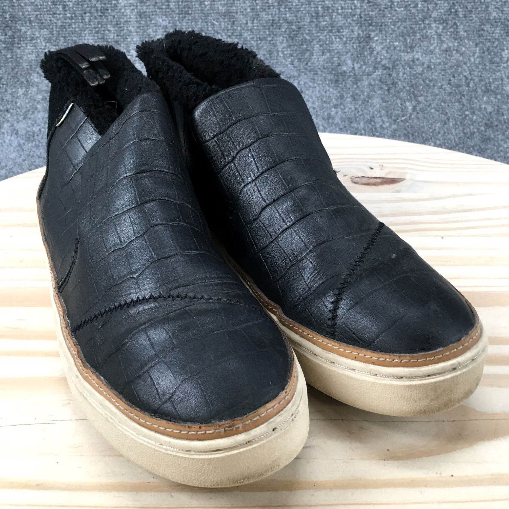 Toms TOMS Paxton High Top Sneakers Black Leather Womens 9 Casual Croc Flat Fur Trim Shoes Size M / US 6-8 / IT 42-44 - 3 Thumbnail
