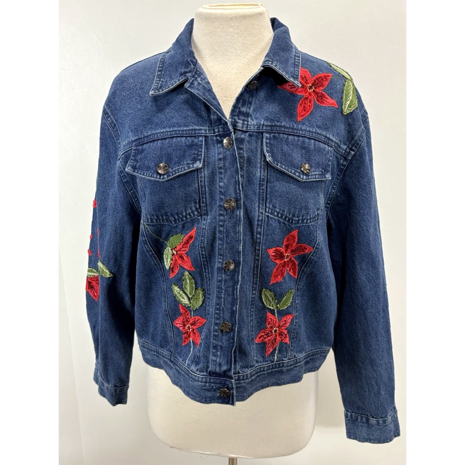 Denime VINTAGE Tantrums Denim Jean Jacket Womens Petite Large Poinsettia Xmas Blue Beaded Embroidered LP Size PL/Petites Mens? Womens Size 36" / US 14 / IT 50 - 2 Thumbnail
