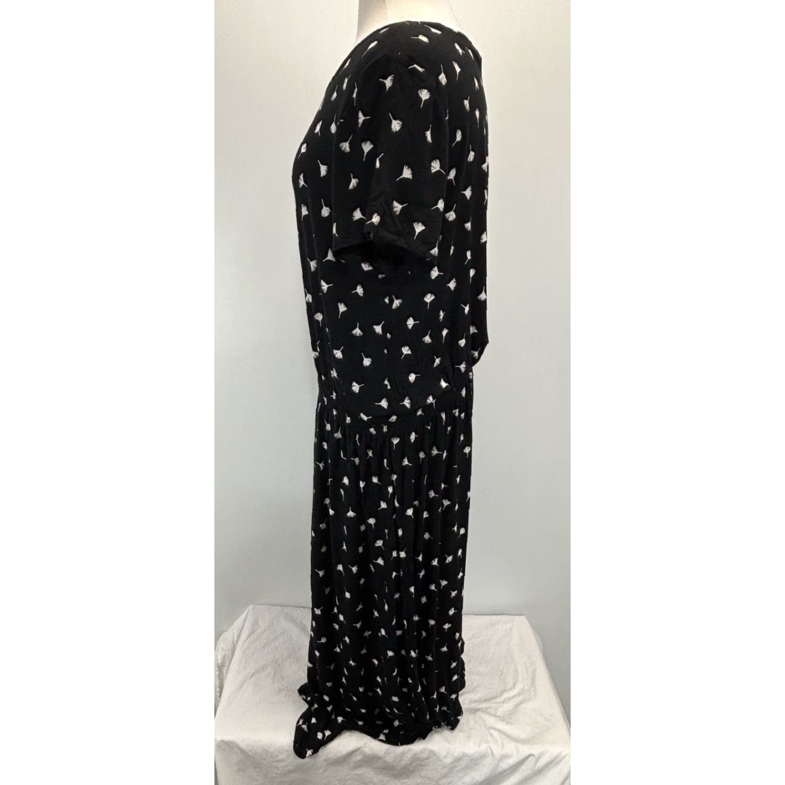 J. Jill J. Jill Wearever Collection Midi Dress Large Black Ginkgo Leaves Stretch Casual Womens Size L / US 10 / IT 46 - 2 Thumbnail
