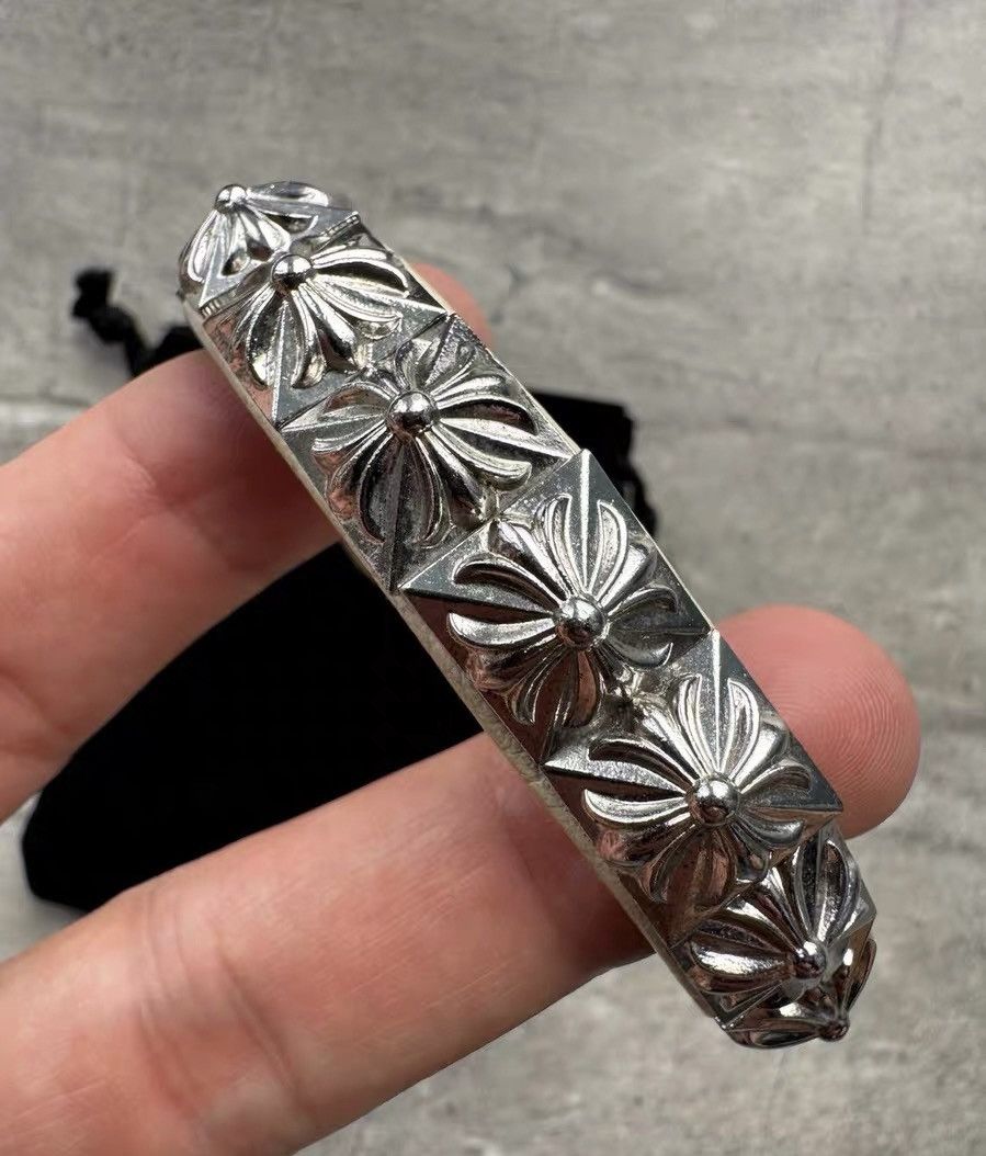 Chrome Hearts Chrome Hearts Cross Silver Buckle Leather Bracelet (White) Size ONE SIZE - 4 Thumbnail