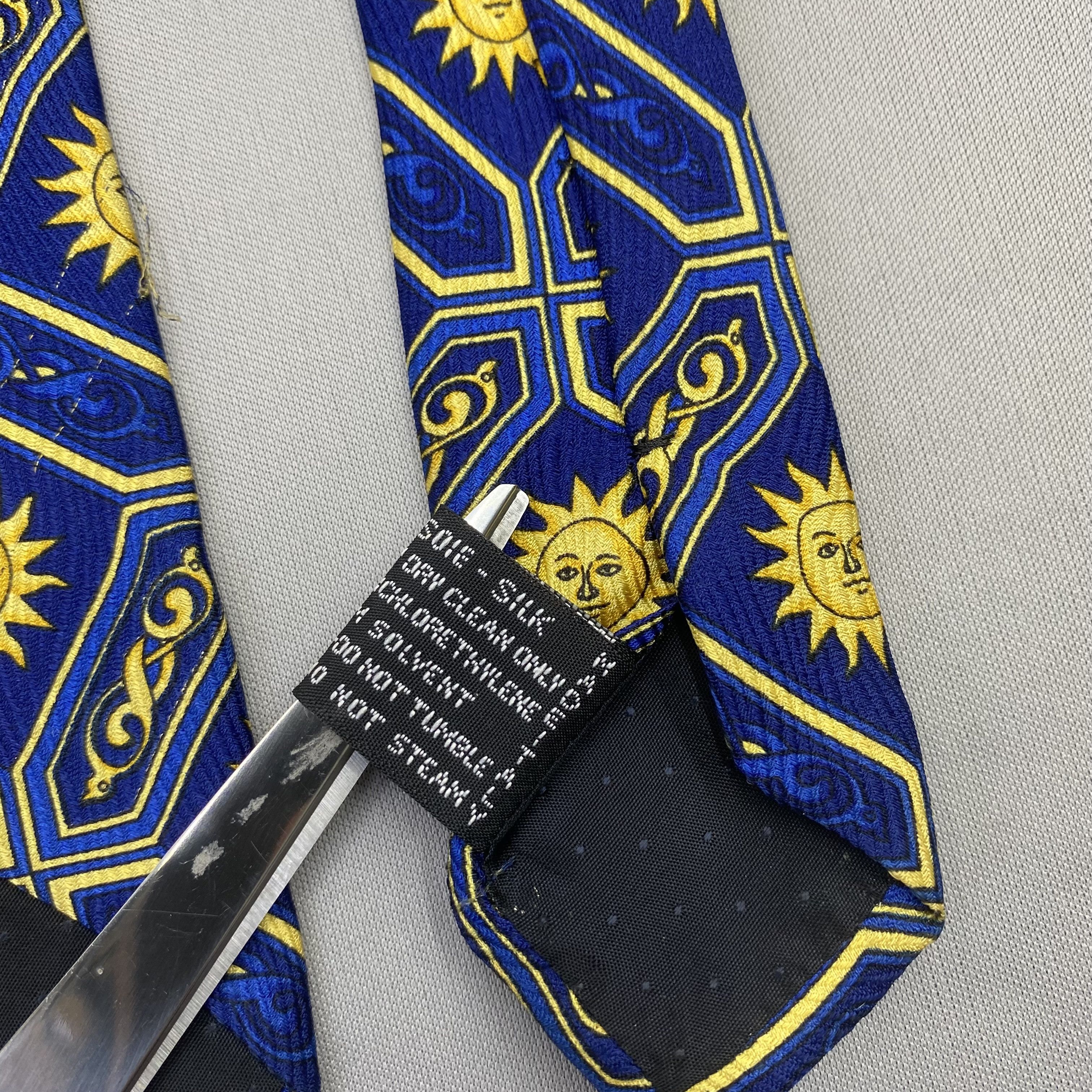 Japanese Brand Vintage Gianni Versace SILK Necktie Cravate Pure Silk Size ONE SIZE - 7 Thumbnail
