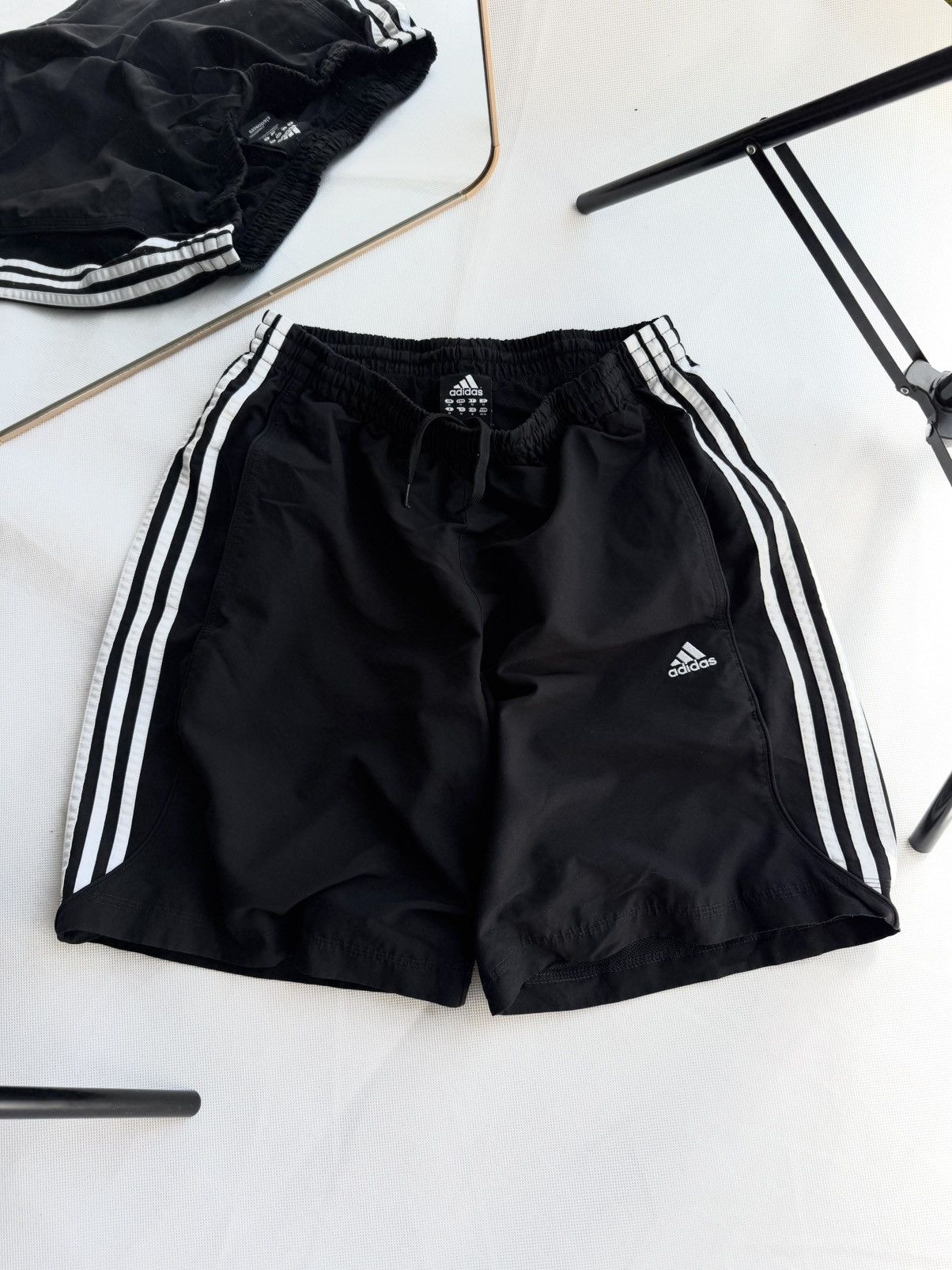 Adidas × Vintage Vintage Adidas shorts streetwear y2k style casual Size US 32 / EU 48 - 5 Thumbnail