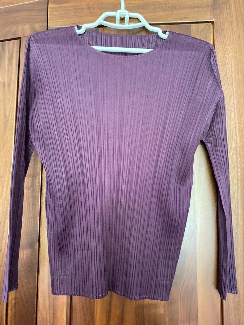 Issey Miyake size:3 Purple pleated top