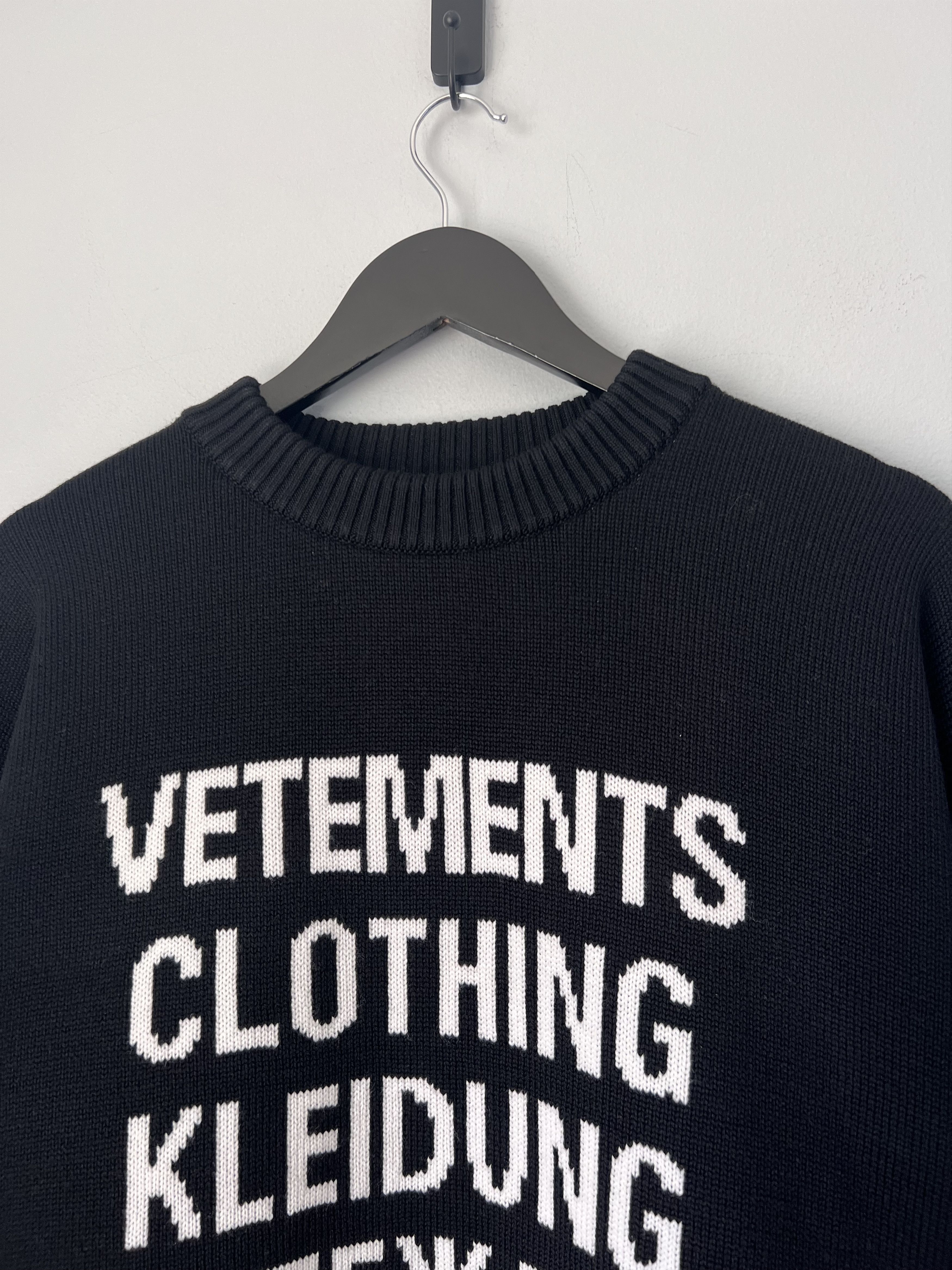 Vetements Vetements Translation Sweater in Black Size US L / EU 52-54 / 3 - 2 Thumbnail