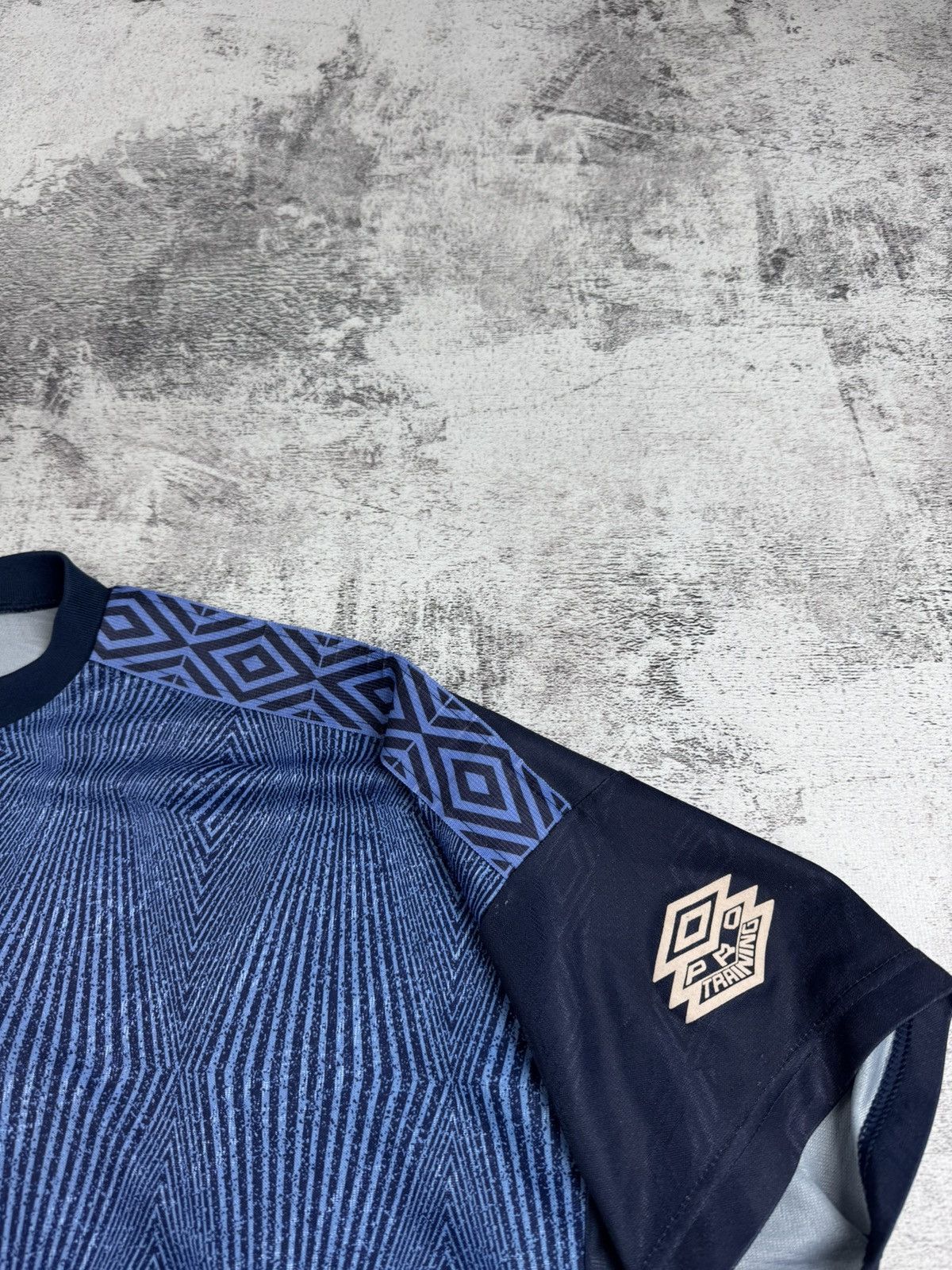 Umbro UMBRO 90S PRO TRAINING 1994/1996 FOOTBALL JERSEY SHIRT TEE Size US M / EU 48-50 / 2 - 13 Thumbnail