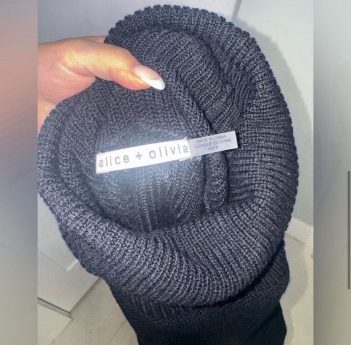 Alice + Olivia Alice and Olivia Noriko Cropped Turtleneck Sweater/XS Size XS / US 0-2 / IT 36-38 - 7 Thumbnail