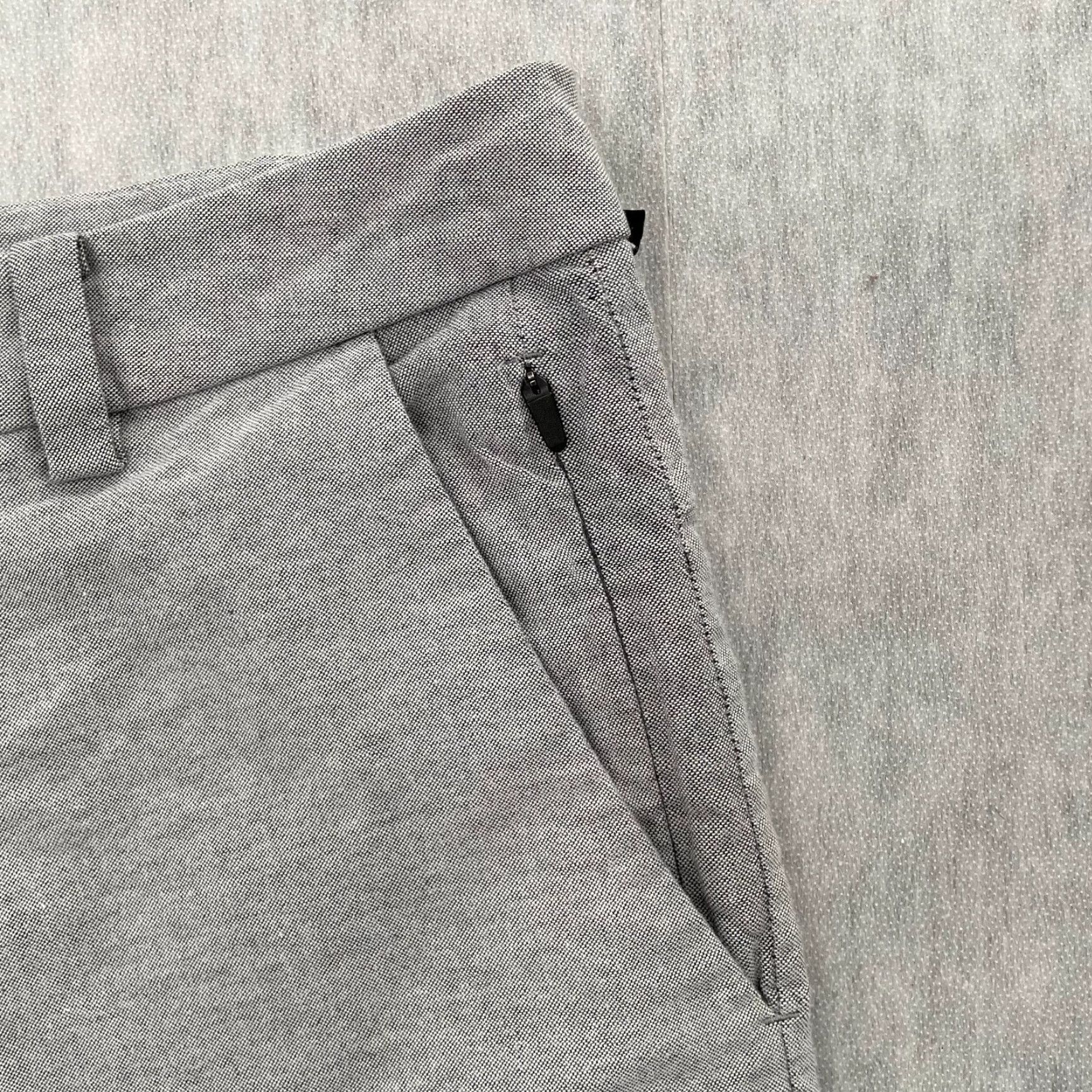 Lululemon VINTAGE Lululemon Shorts Adult 36 Gray Casual Men's Chino Pockets Logo 8in Inseam Size US 36 / EU 52 - 4 Thumbnail