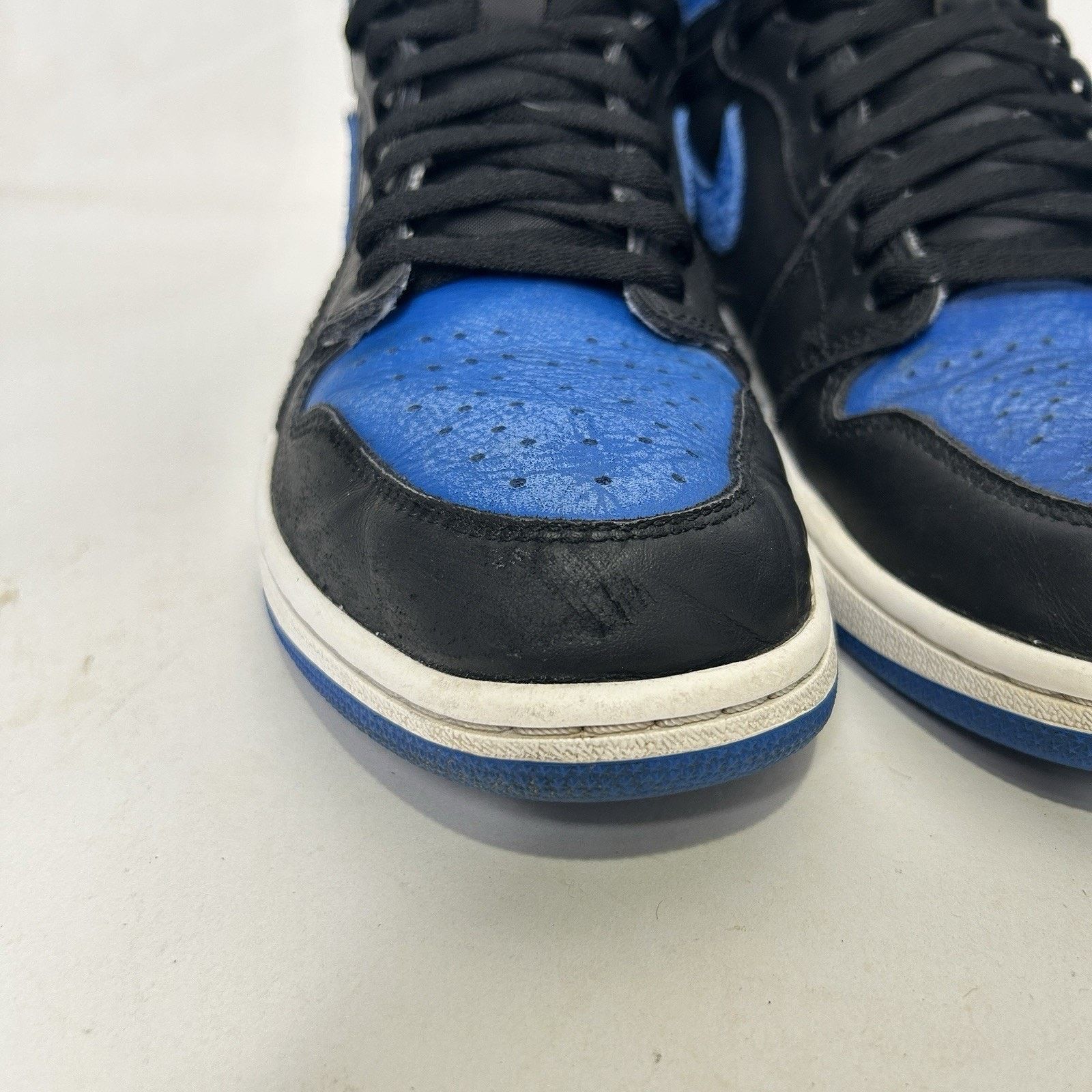 Jordan Brand Nike Air Jordan 1 Retro OG High “Royal” (2017) Size US 10.5 / EU 43-44 - 10 Thumbnail