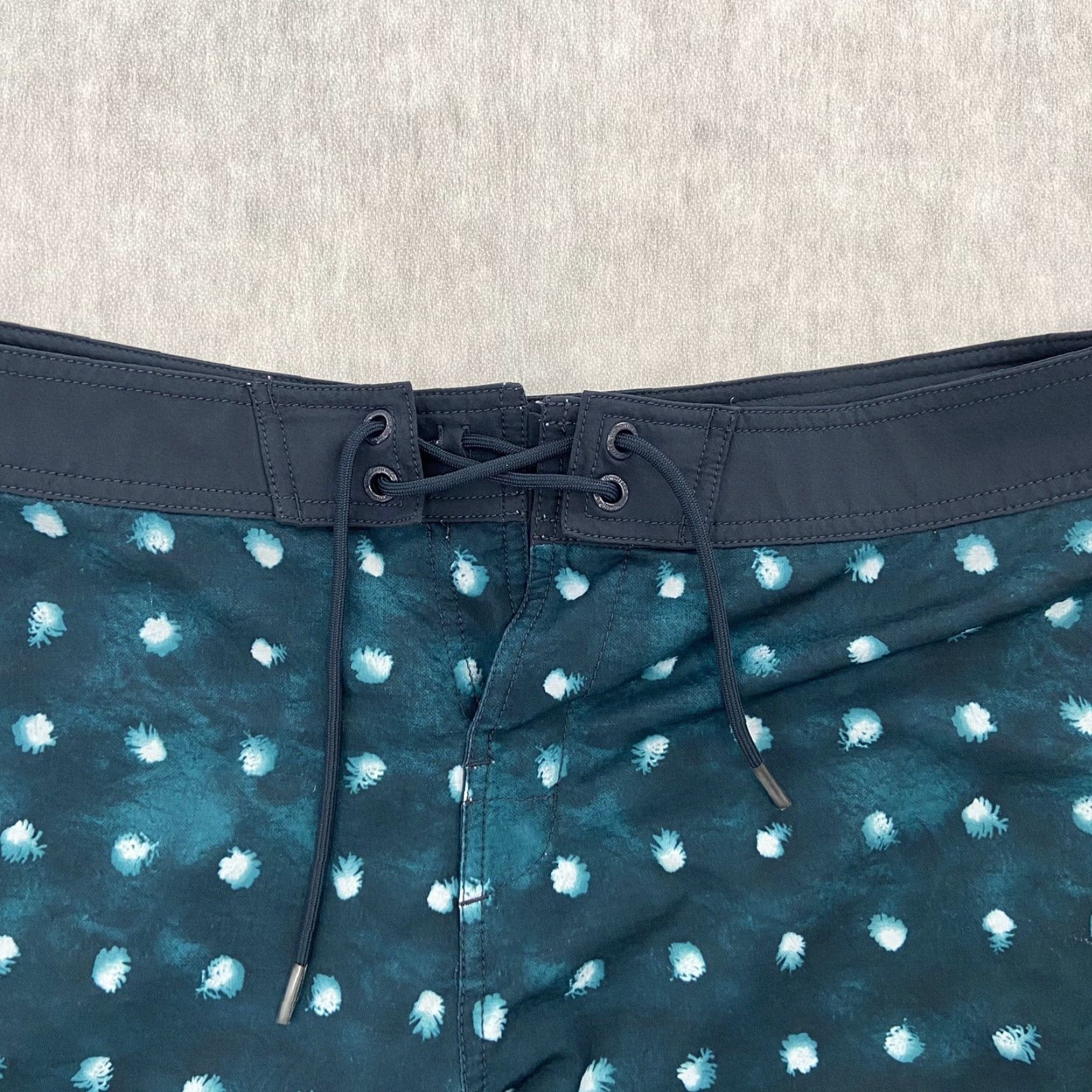 The North Face The North Face Mens 34 Blue Green Allover Print Short Trunks Swim Board Shorts Adult Bottom Beach Size US 34 / EU 50 - 3 Thumbnail
