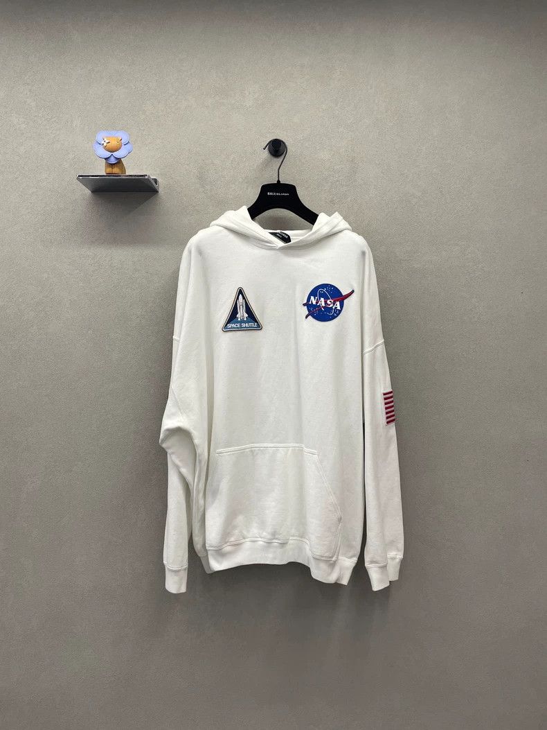 Balenciaga Balenciaga NASA Collaboration Labeled Hooded White Sweatsh Size US XS / EU 42 / 0 - 1 Thumbnail