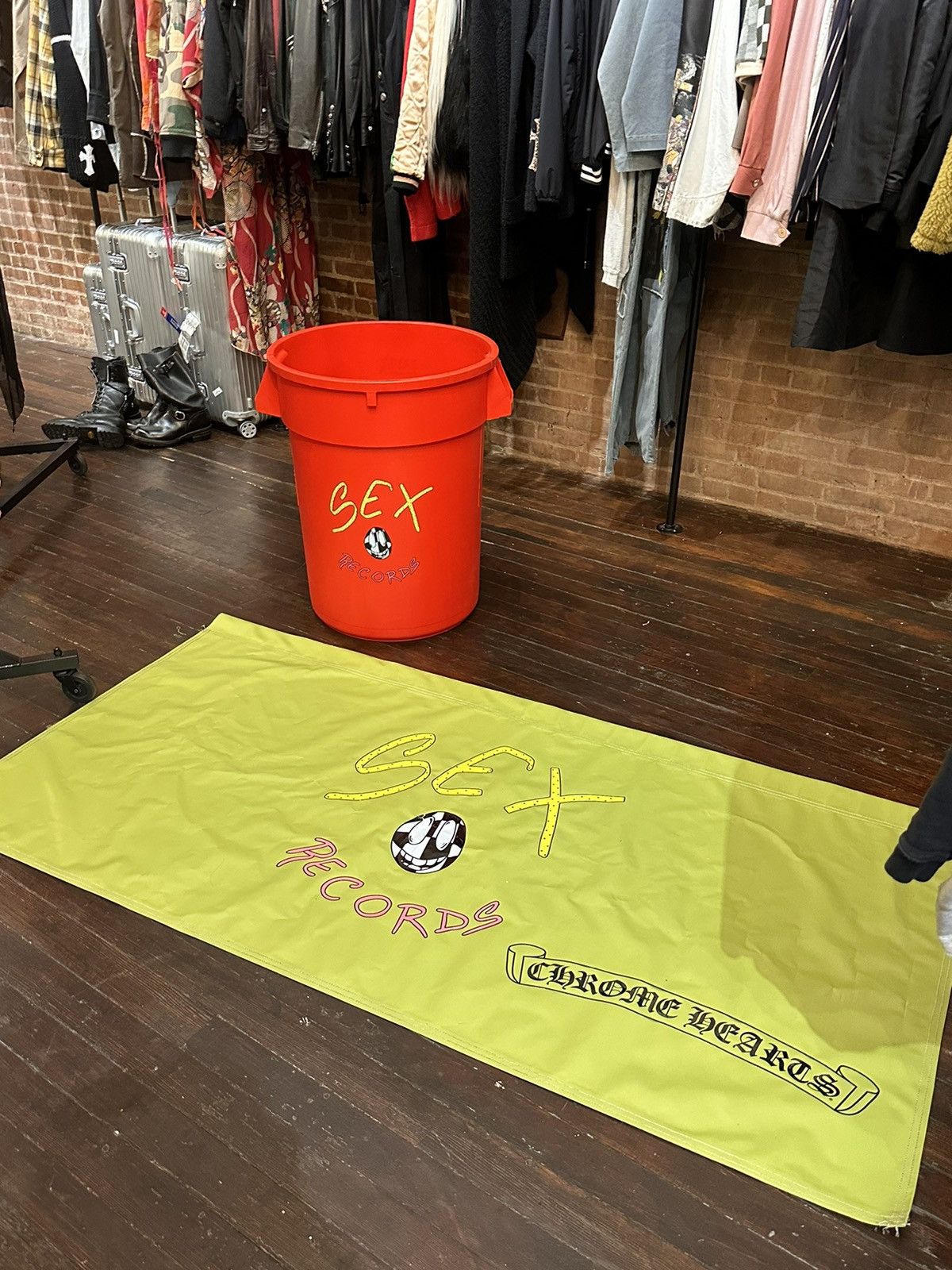 Chrome Hearts × Matty Boy CHROME HEARTS SEX RECORDS MATTY BOY GARBAGE CAN Size ONE SIZE - 2 Thumbnail