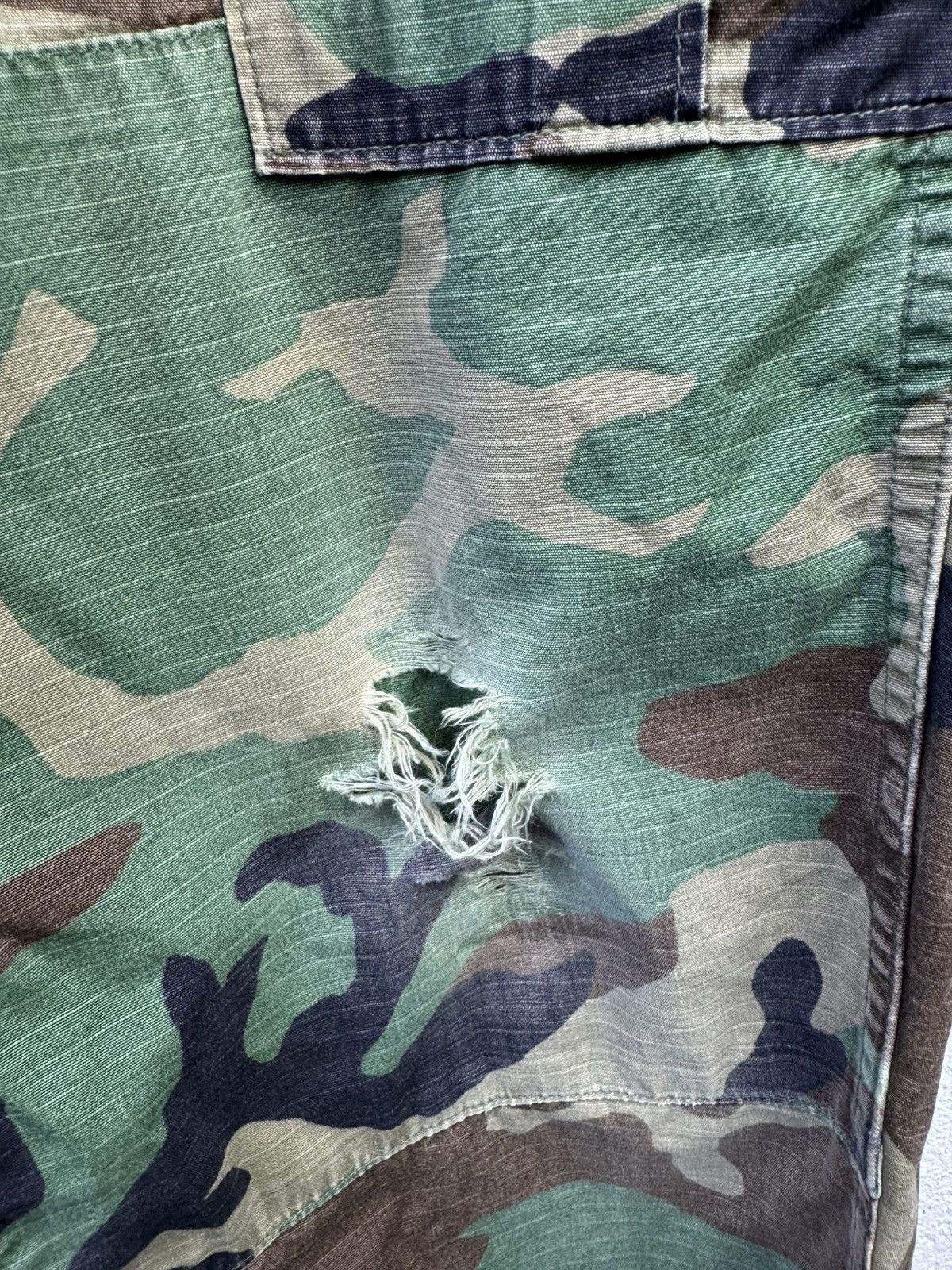Vintage Vintage Military Pants Men's Medium Green Camo Trousers Size US 32 / EU 48 - 5 Thumbnail