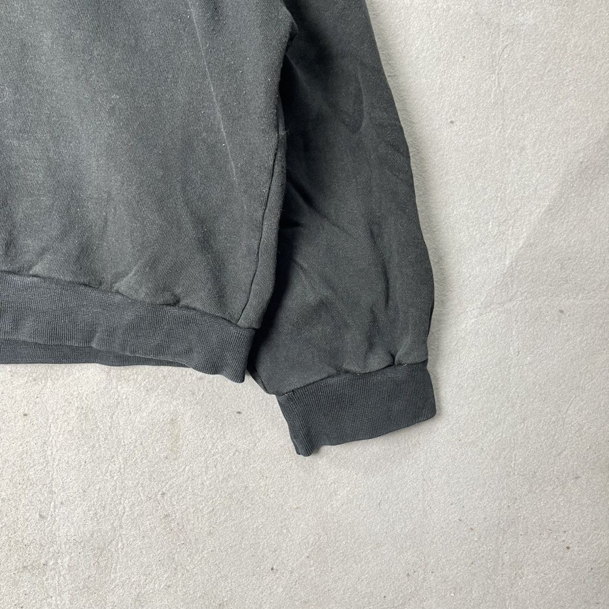 Nike Vintage Nike Mini Swoosh Crewneck Sweatshirt Size US L / EU 52-54 / 3 - 4 Thumbnail