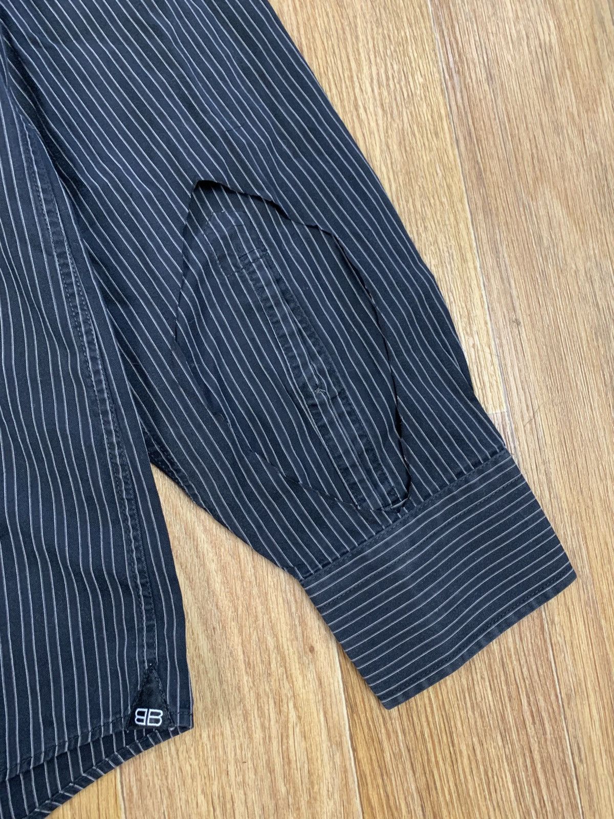 Balenciaga Balenciaga Vintage Custom Sleeves Button Shirt Size US S / EU 44-46 / 1 - 4 Thumbnail