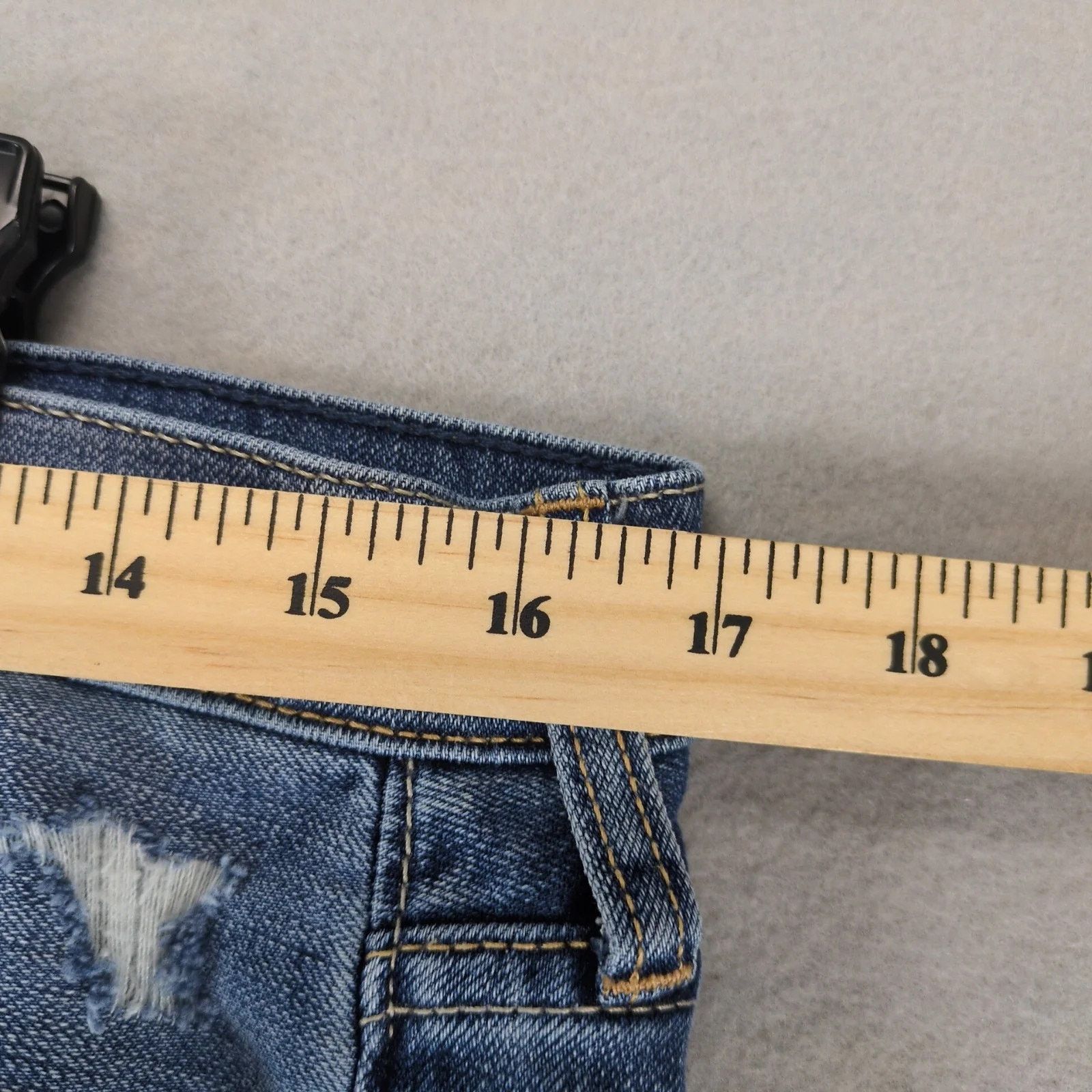 Abercrombie & Fitch Abercrombie & Fitch Destroyed Jeans Women's 8R 34x28" Ankle Size 30" / US 8 / IT 44 - 6 Thumbnail