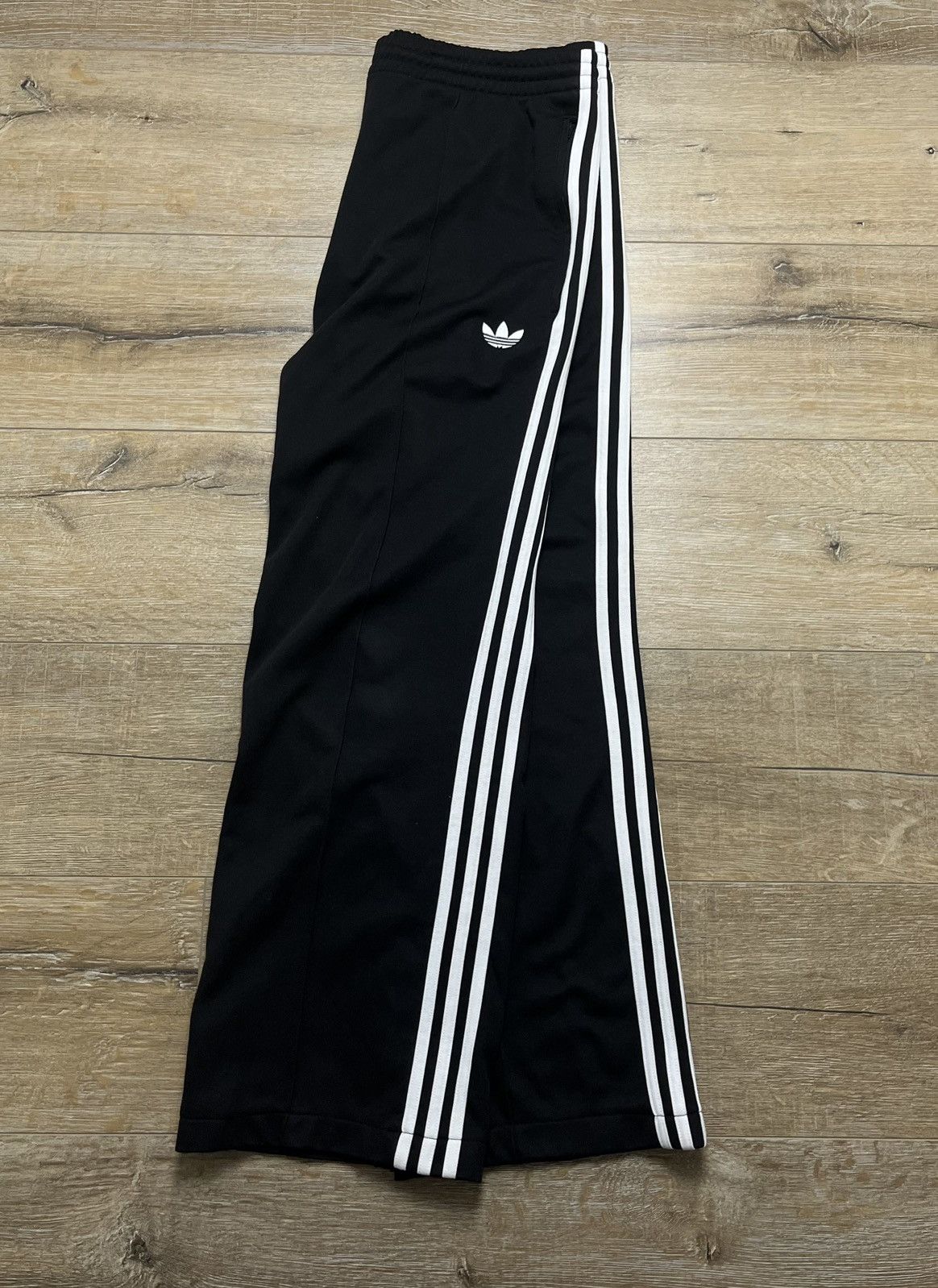 Adidas ADIDAS STYLE BAGGY TRACK PANTS HYPE SWEATPANTS Size US 36 / EU 52 - 1 Thumbnail