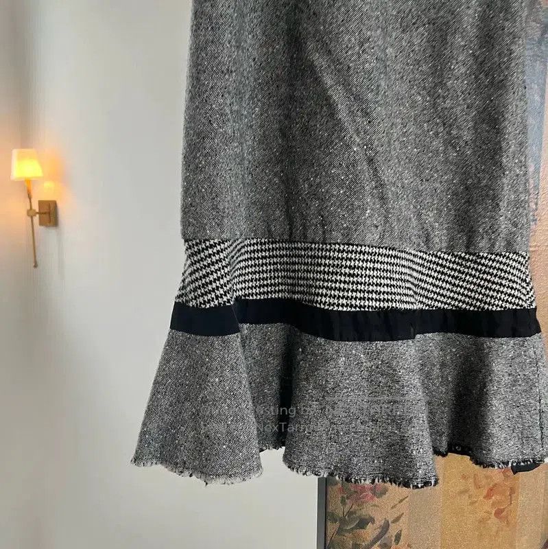Comme des Garcons COMME des GARÇONS Gray Wool Midi Skirt . Size 23" - 2 Thumbnail