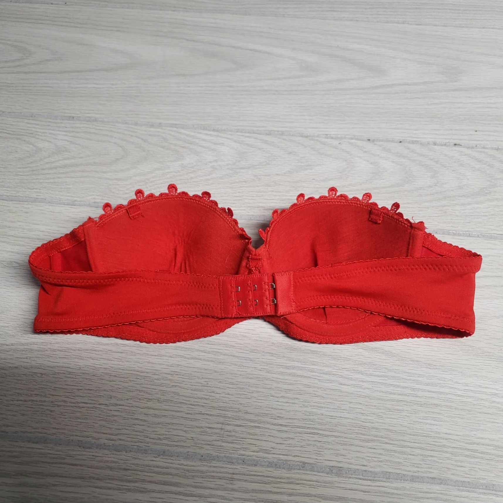 Vintage Fashion Enhancers Bra Red Strapless Women's 34A Shirt Womens 34A Red Strapless Bra Size ONE SIZE - 3 Thumbnail