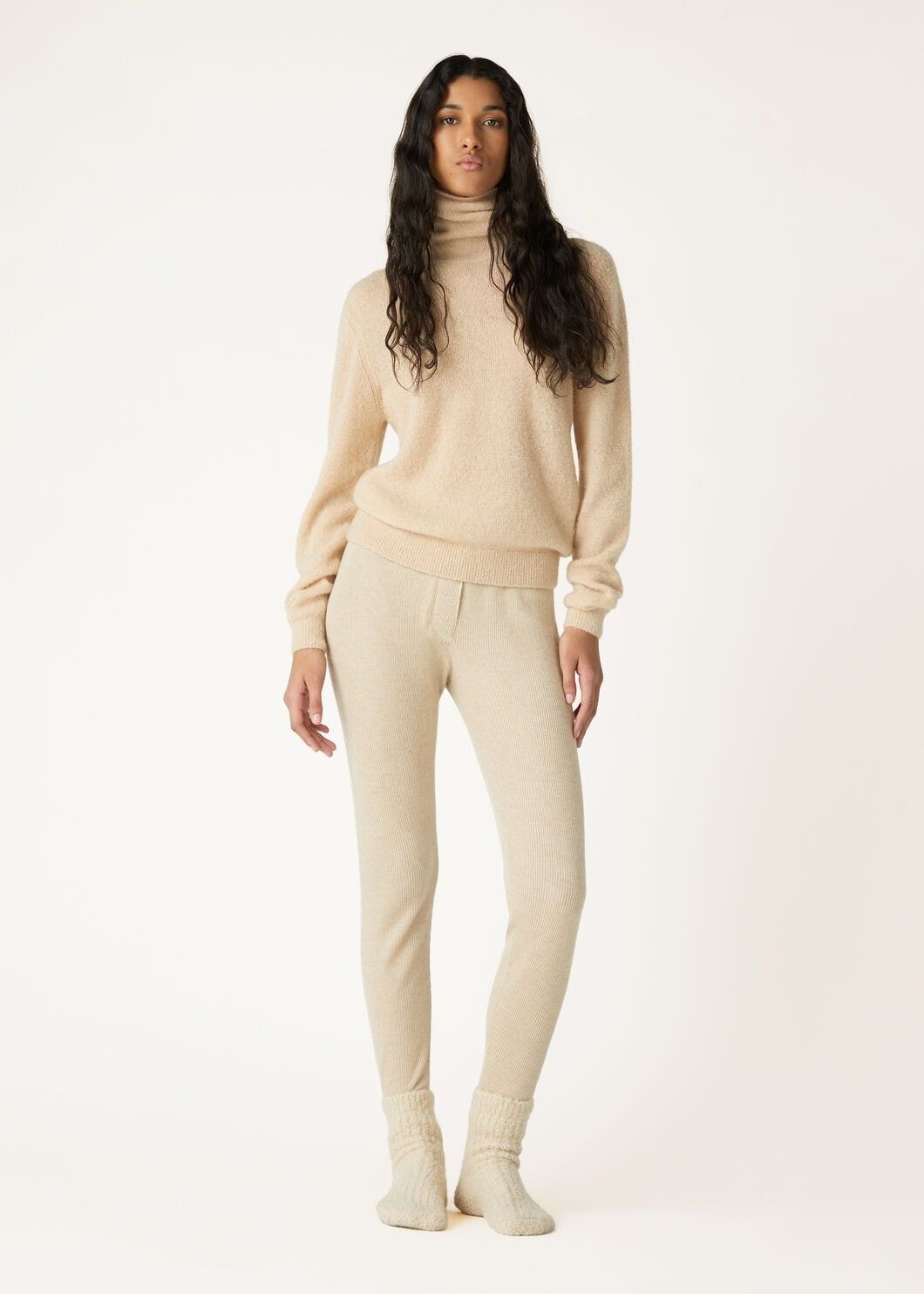 Loro Piana o1w1db10825 FAO4506 Cocooning Turtleneck Sweater in Beige Size XS / US 0-2 / IT 36-38 - 2 Thumbnail