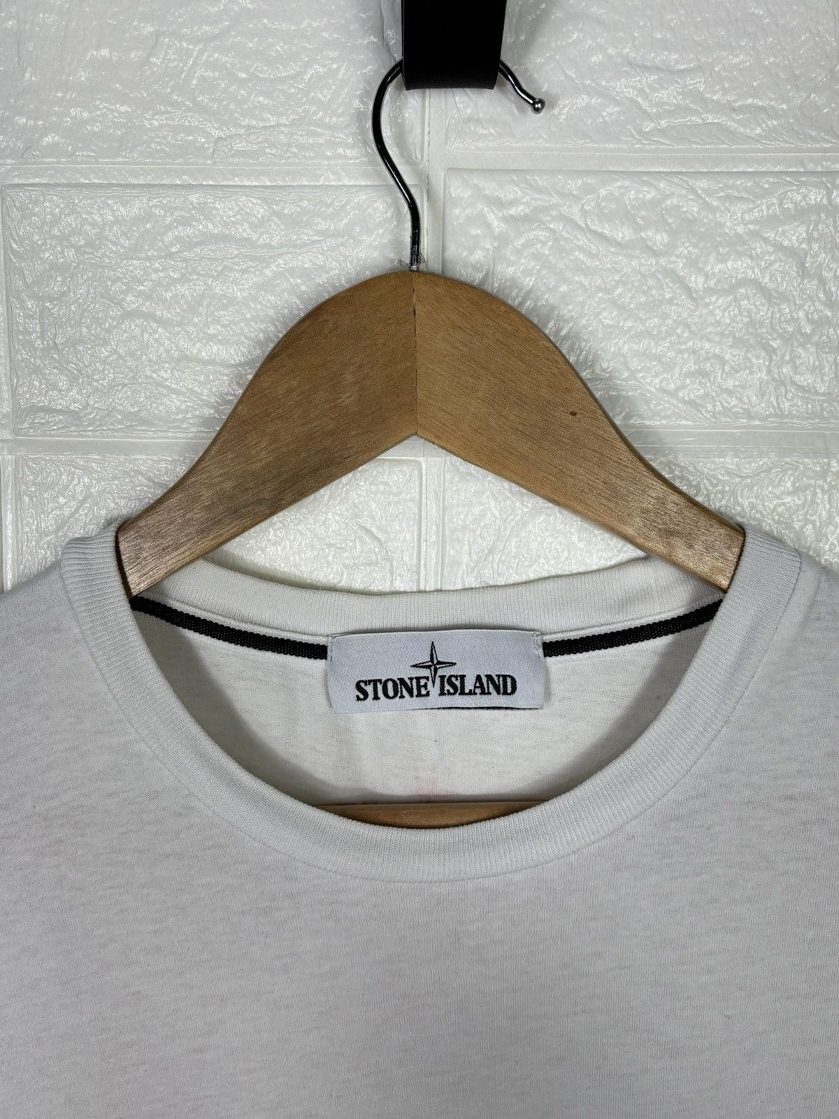 Stone Island Stone Island T-Shirt White Red Big Logo Size S Men’s Size US S / EU 44-46 / 1 - 4 Thumbnail