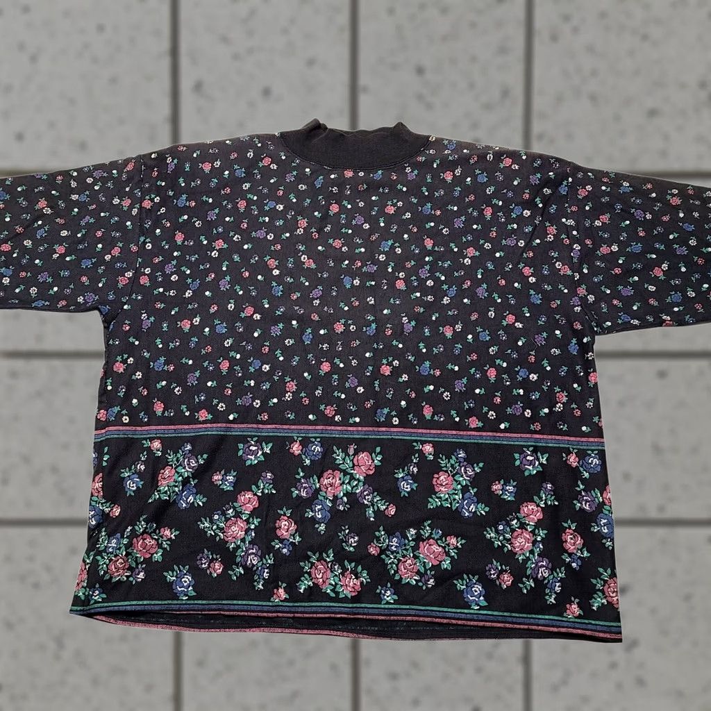 Vintage VINTAGE Bella Mia International Aop Floral T-Shirt Womens Small Retro 90s USA Black Floral Short Sleeve Mock Neck Cotton Blend Classic Fit Size S / US 4 / IT 40 - 1 Thumbnail