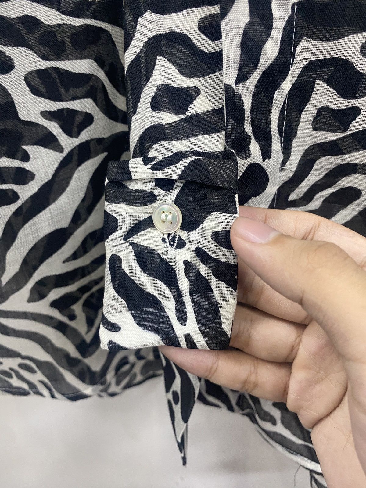 Hedi Slimane × Saint Laurent Paris × Yves Saint Laurent Saint Laurent Paris SS20 Zebra print shirt Size US S / EU 44-46 / 1 - 11 Thumbnail