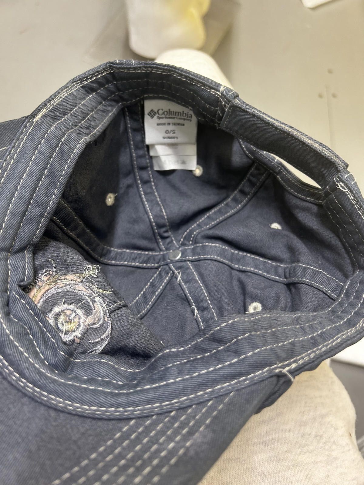 Columbia Stylish Columbia Baseball Cap with Floral Embroidery Size ONE SIZE - 5 Thumbnail