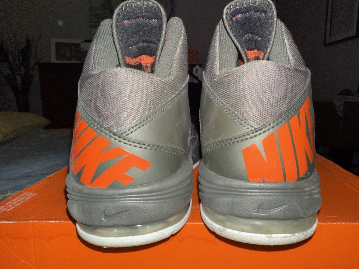 Nike Nike Air Max Stutter Step Grey/Orange size 9 VNDS! Size US 9 / EU 42 - 17 Thumbnail