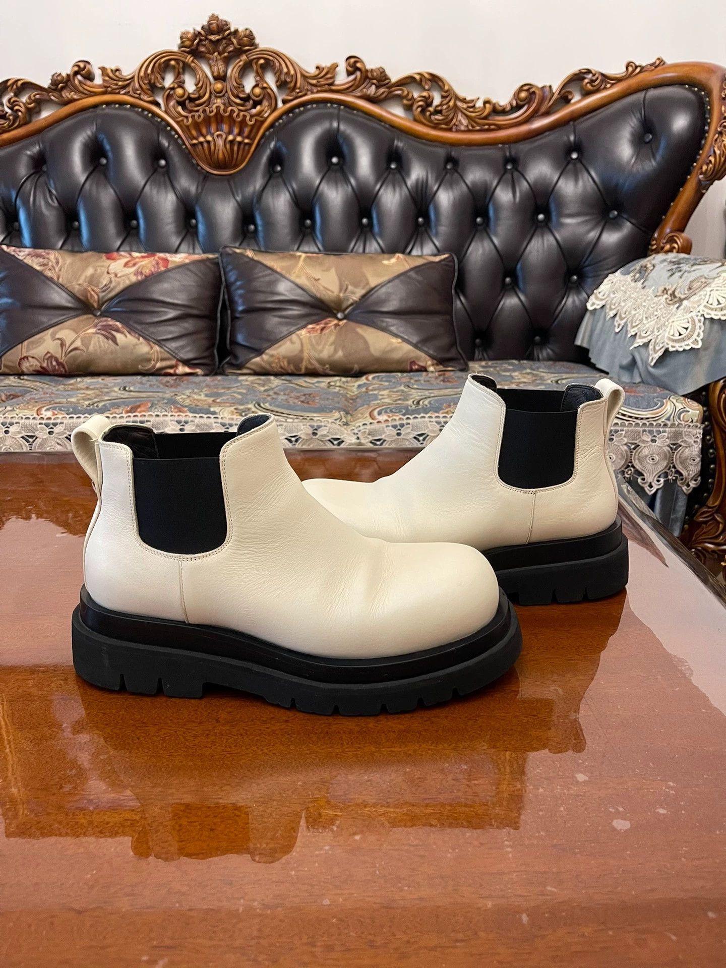 Bottega Veneta BV Chelsea Boots 41 EU Panda Colorway Ivory Calfskin Size US 8 / EU 41 - 5 Thumbnail