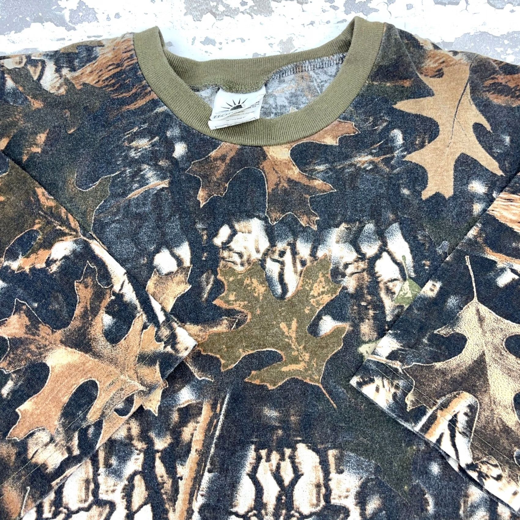 Etro VINTAGE Camo Shirt Men XL Brown Tee Hunting Leafs Woods Retro Y2K Adult Size US XL / EU 56 / 4 - 2 Thumbnail