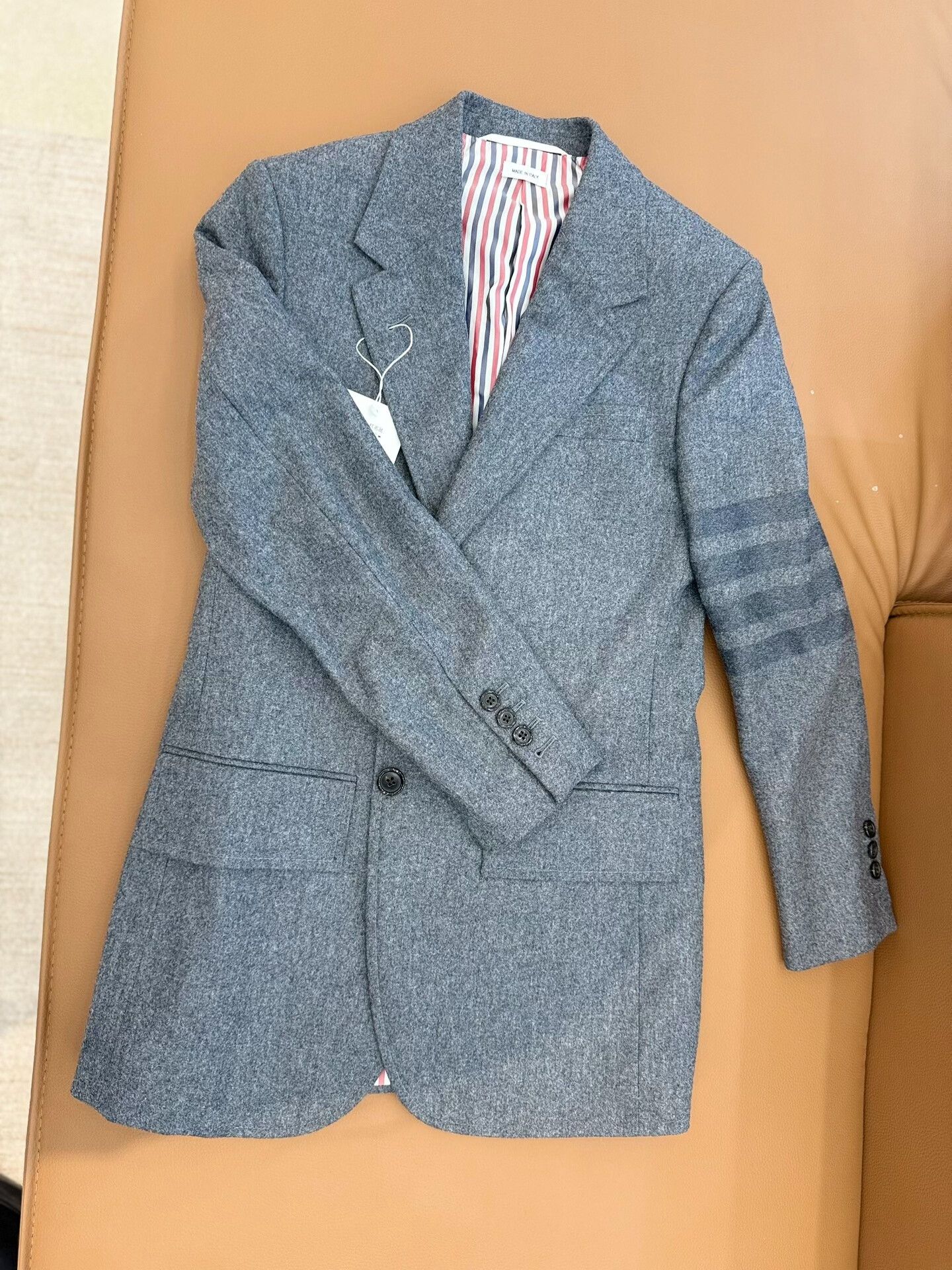 Thom Browne thom browne classic gray tweed blazer Size US M / EU 48-50 / 2 - 1 Thumbnail