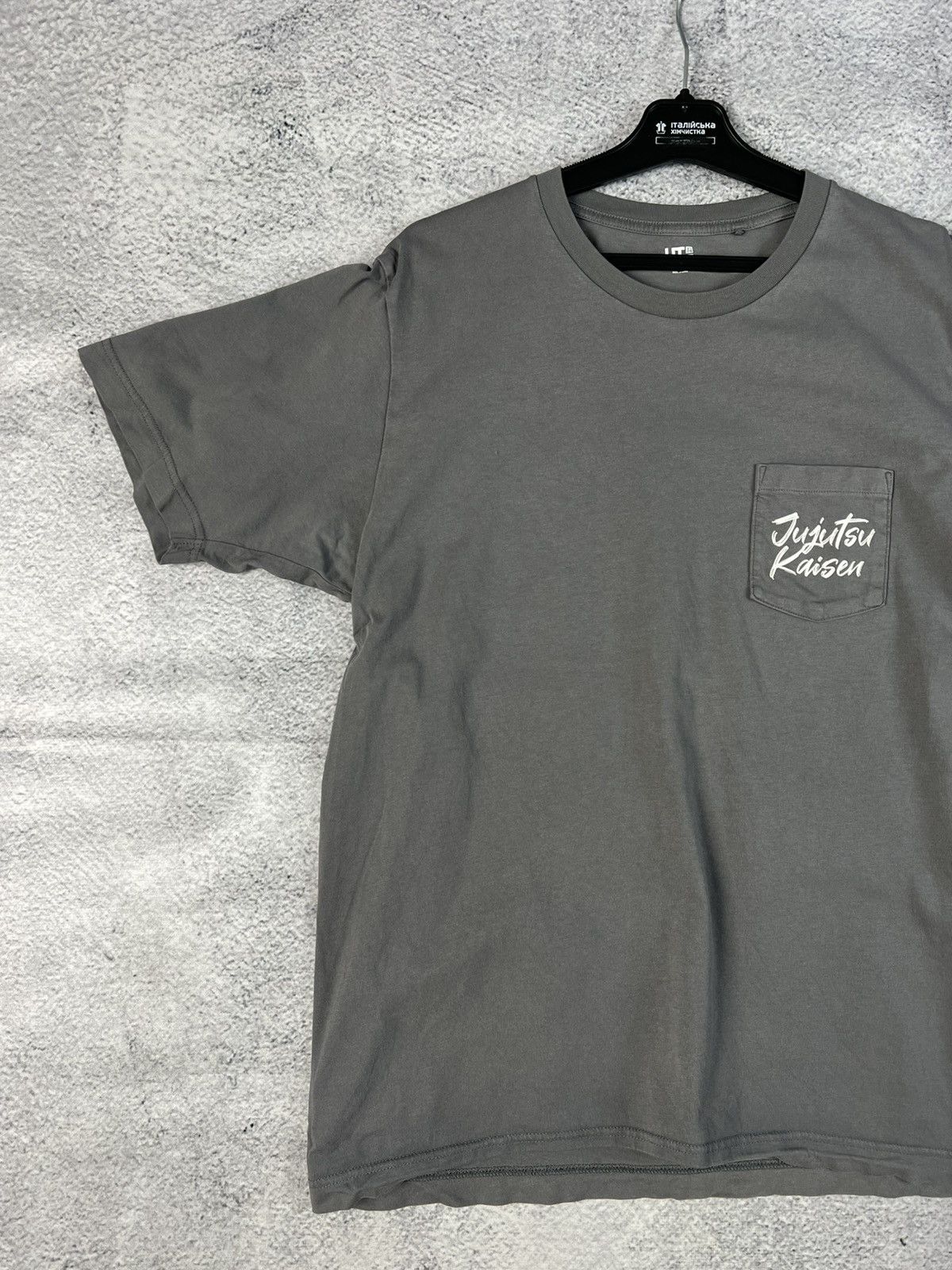 Anime Uniqlo x Gojo Satoru T-shirt Size US M / EU 48-50 / 2 - 4 Thumbnail