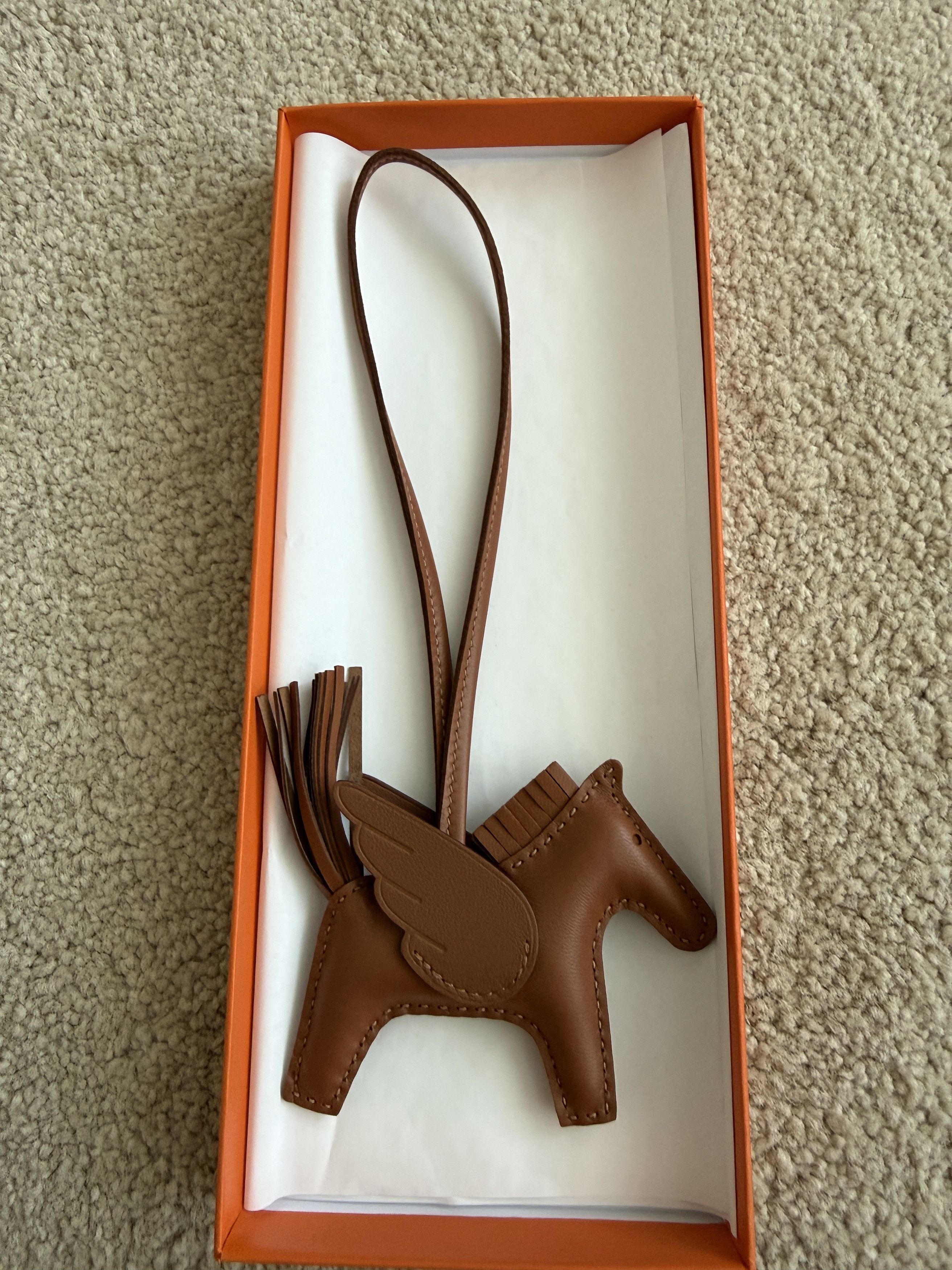 Hermes New Hermès Gold Pegase Rodeo Charm PM Size Size ONE SIZE - 2 Thumbnail