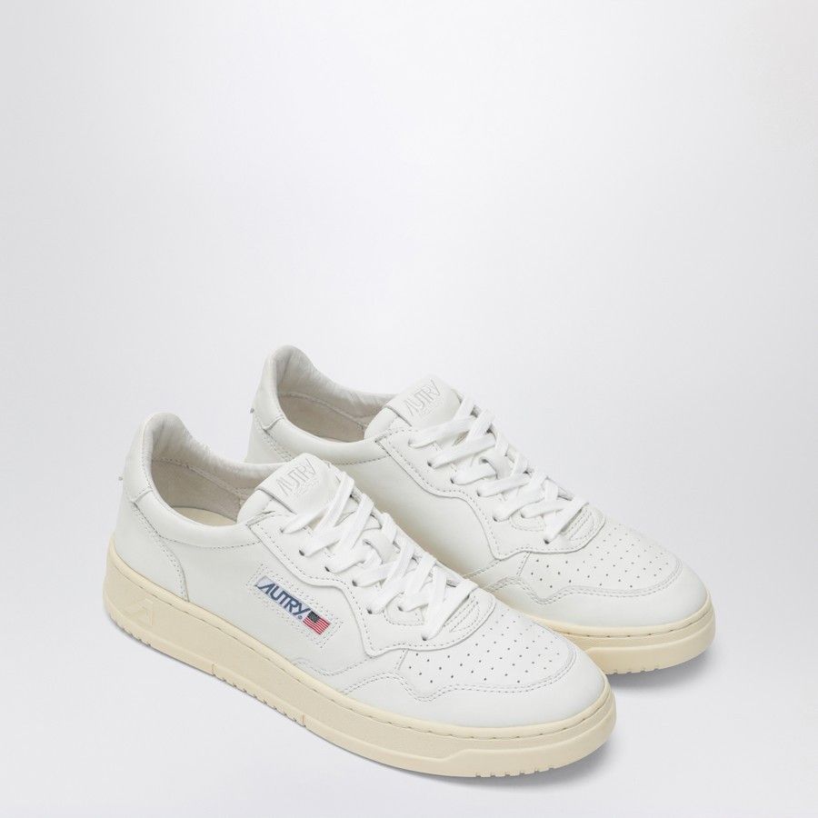 AUTRY o1d2blof0725 Low-Top Sneakers in White Size US 9 / EU 42 - 2 Thumbnail