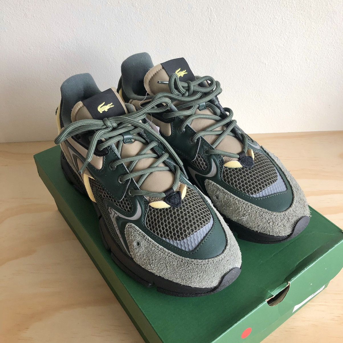 Lacoste Mens new Lacoste mixed fabric Neo trainer. Mens US 13 Size US 13 / EU 46 - 3 Thumbnail
