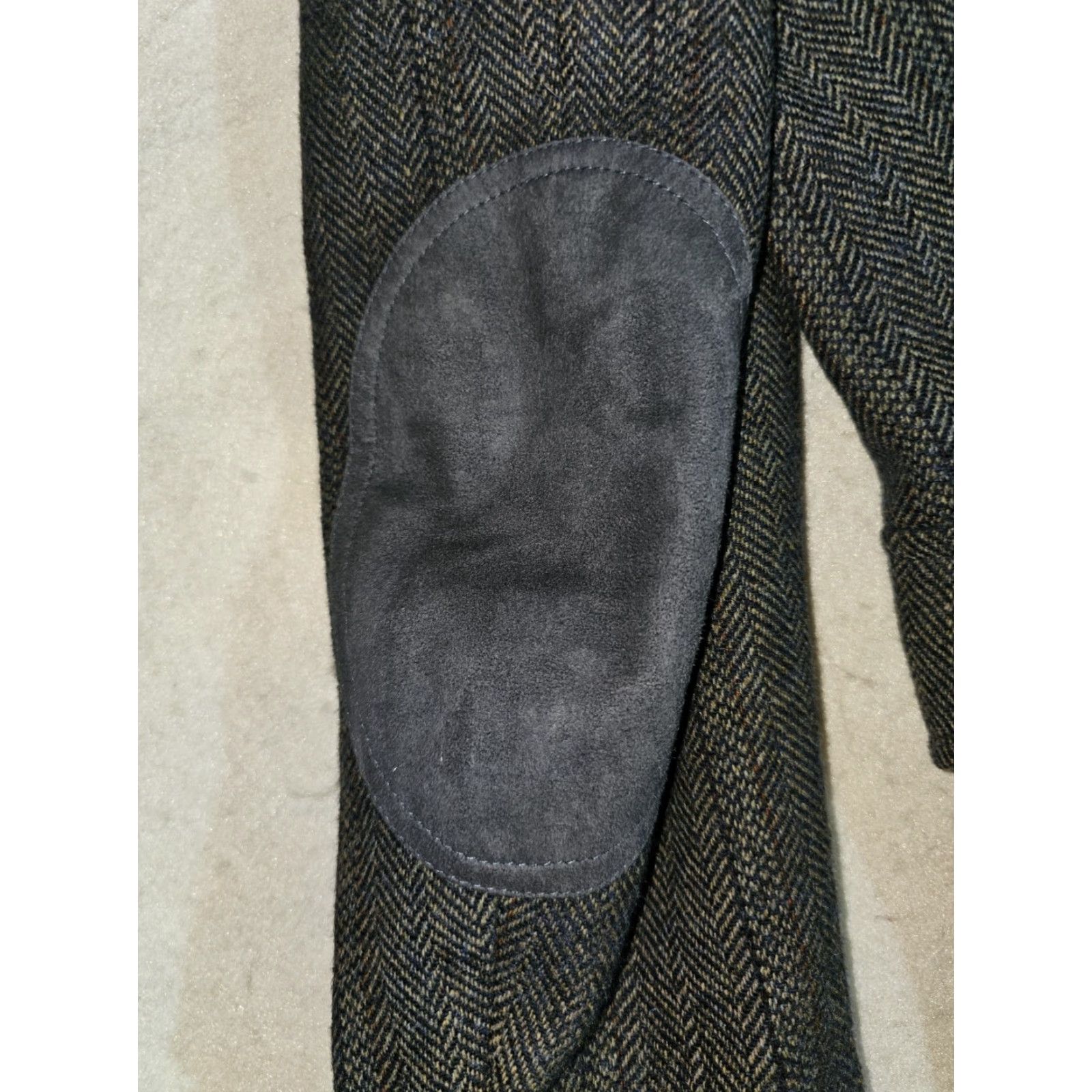 Pendleton VINTAGE Pendleton Blazer Men 42 Reg Wool Gray Herringbone 2-Button Single-Breasted Notch Lapel Chest 42 Front Button Style 2-Button Size 42R - 7 Thumbnail