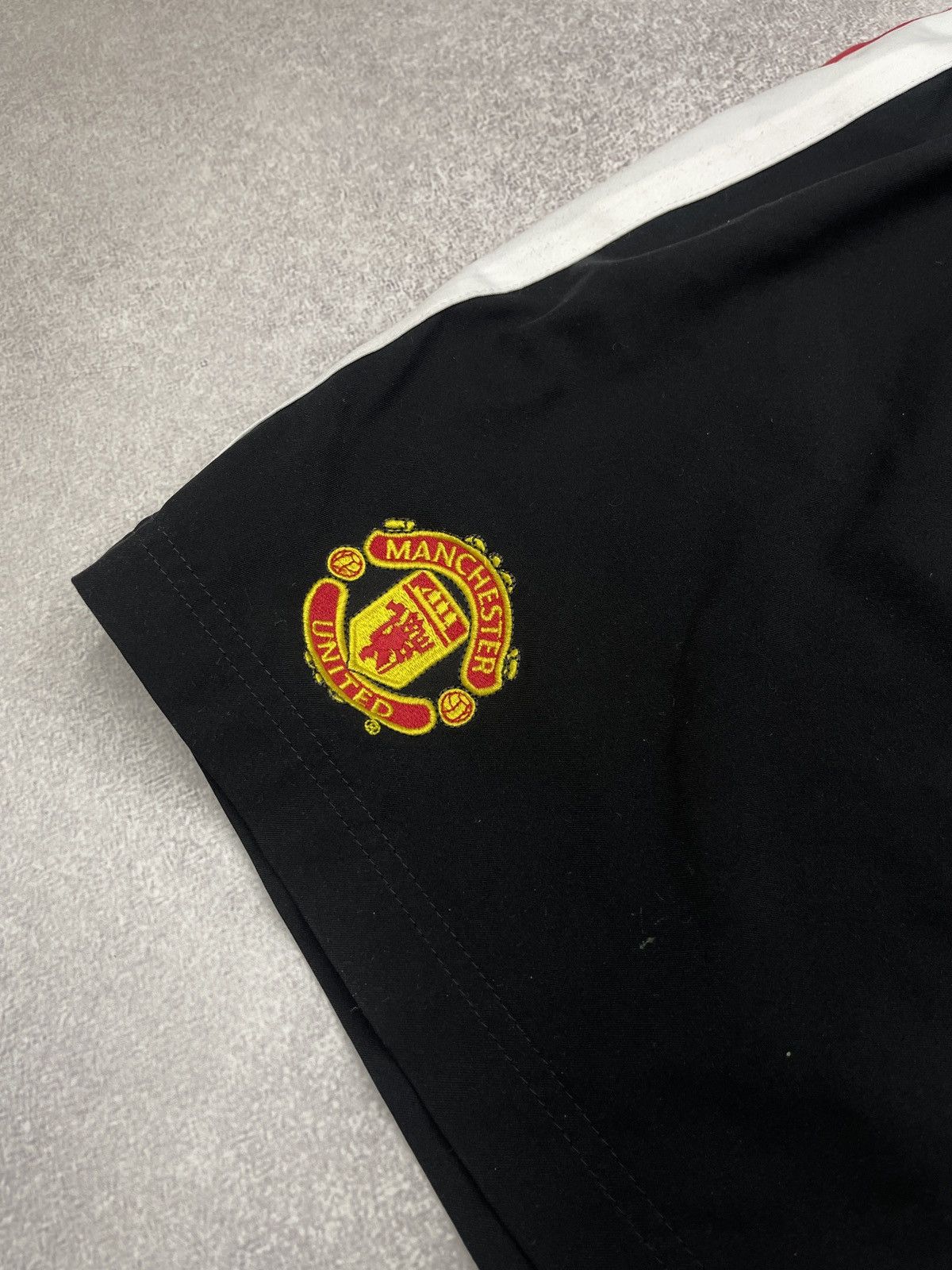 Nike Vintage Nike Manchester United Soccer Shorts Football Jersey Size US 32 / EU 48 - 4 Thumbnail