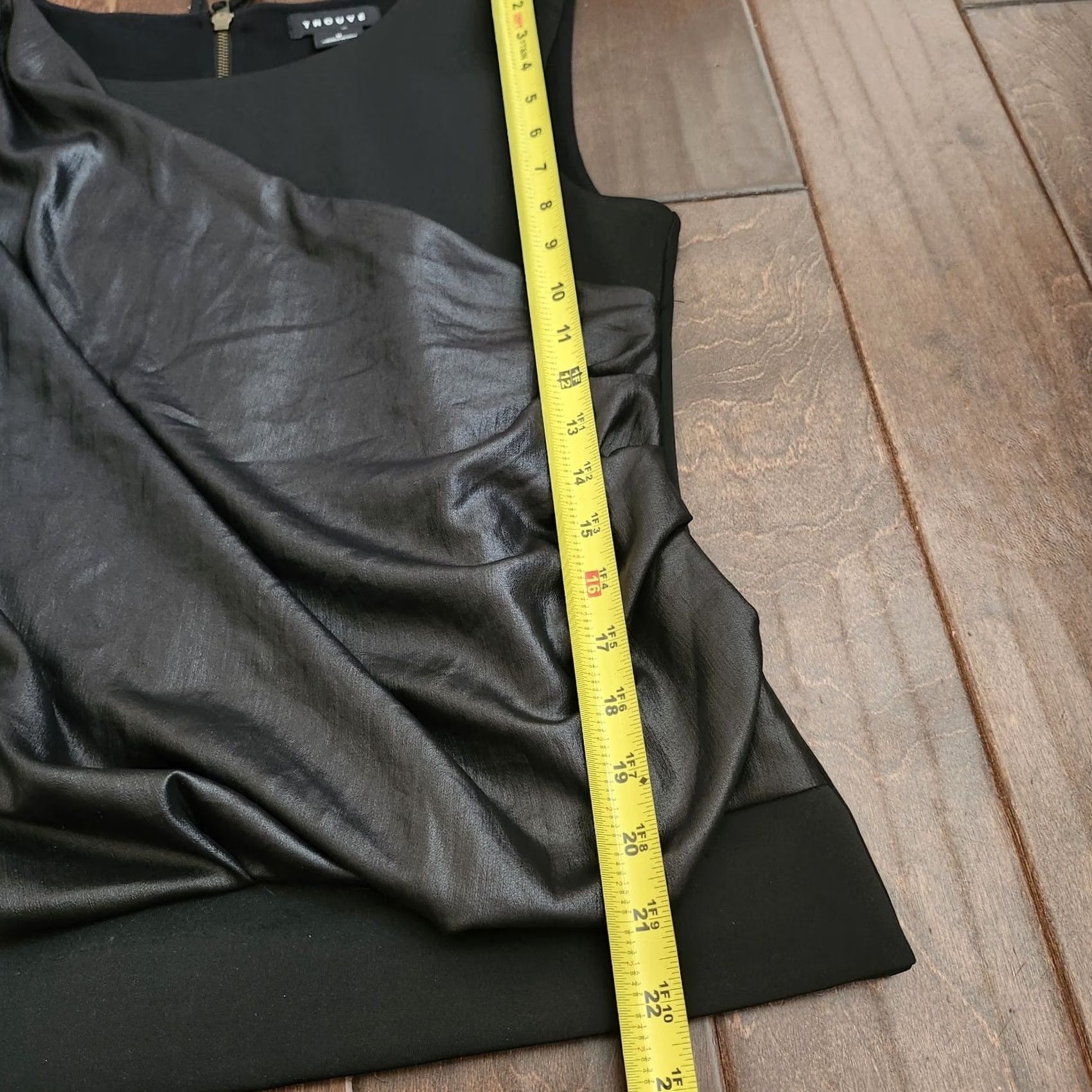 Vintage TROUVE Black Front Drape Sleeveless Top Back Zipper - Size M - Women's Blouse, Polyester Spandex, Regular Fit, Black Size M / US 6-8 / IT 42-44 - 7 Thumbnail