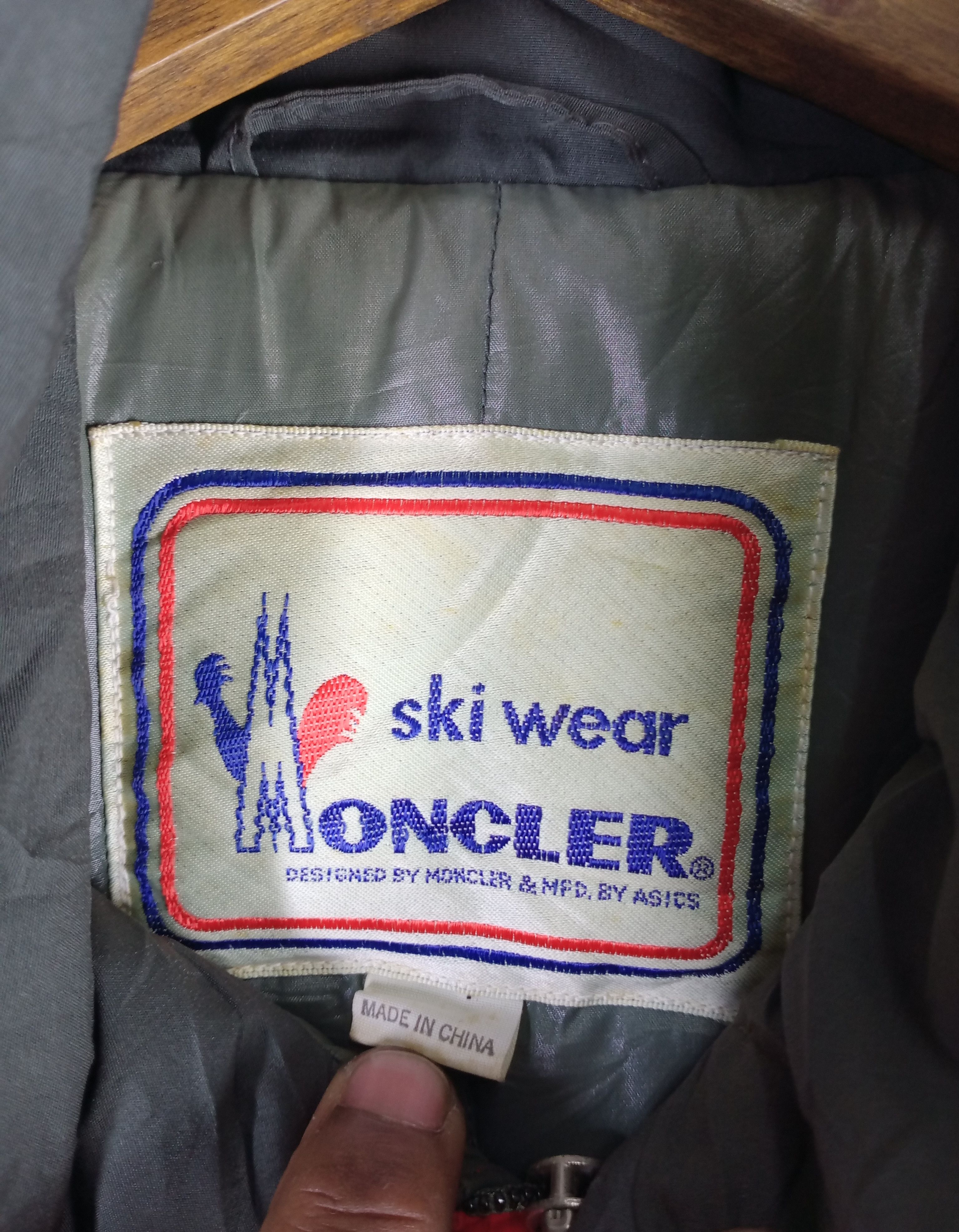 Moncler Rare Vintage 80s Moncler X Asics Puffer Jacket Size US L / EU 52-54 / 3 - 9 Thumbnail
