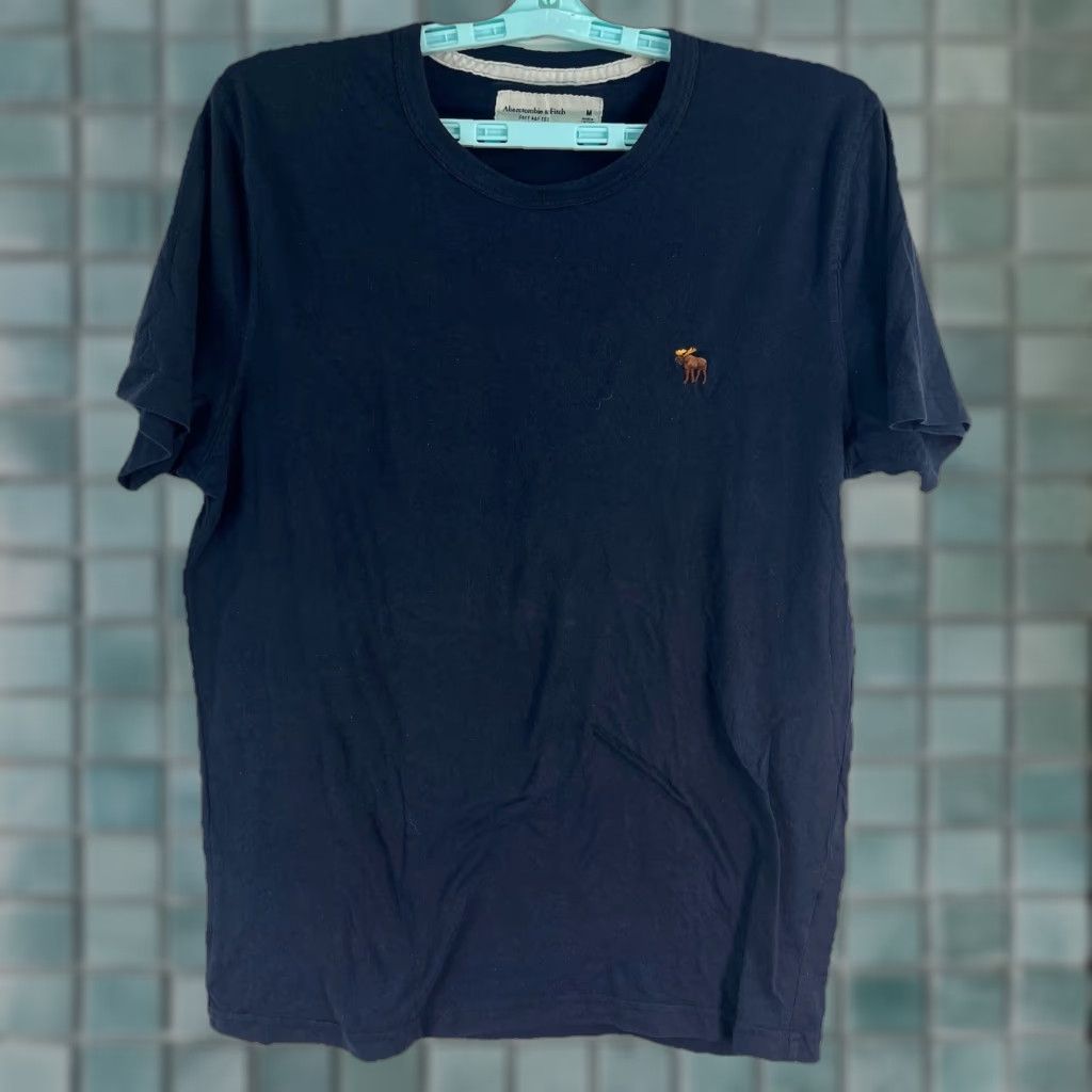 Abercrombie & Fitch Abercrombie & Fitch Soft T-Shirt Men’s SZ M Blue Embroidered Short Sleeve Shirt Adult Medium Blue 90s Preppy Mens Size US M / EU 48-50 / 2 - 1 Thumbnail