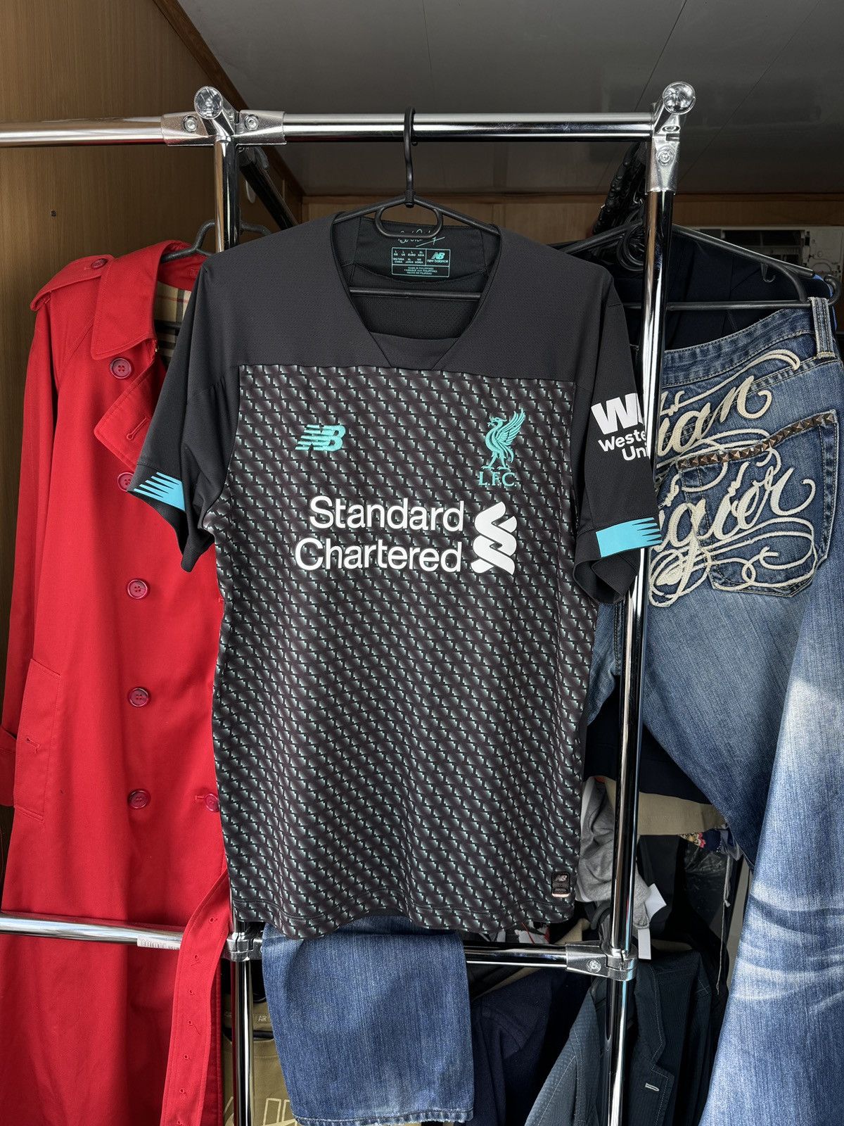 New Balance Mens Vintage New Balance Liverpool FC T-shirt soccer jersey Size US L / EU 52-54 / 3 - 1 Thumbnail