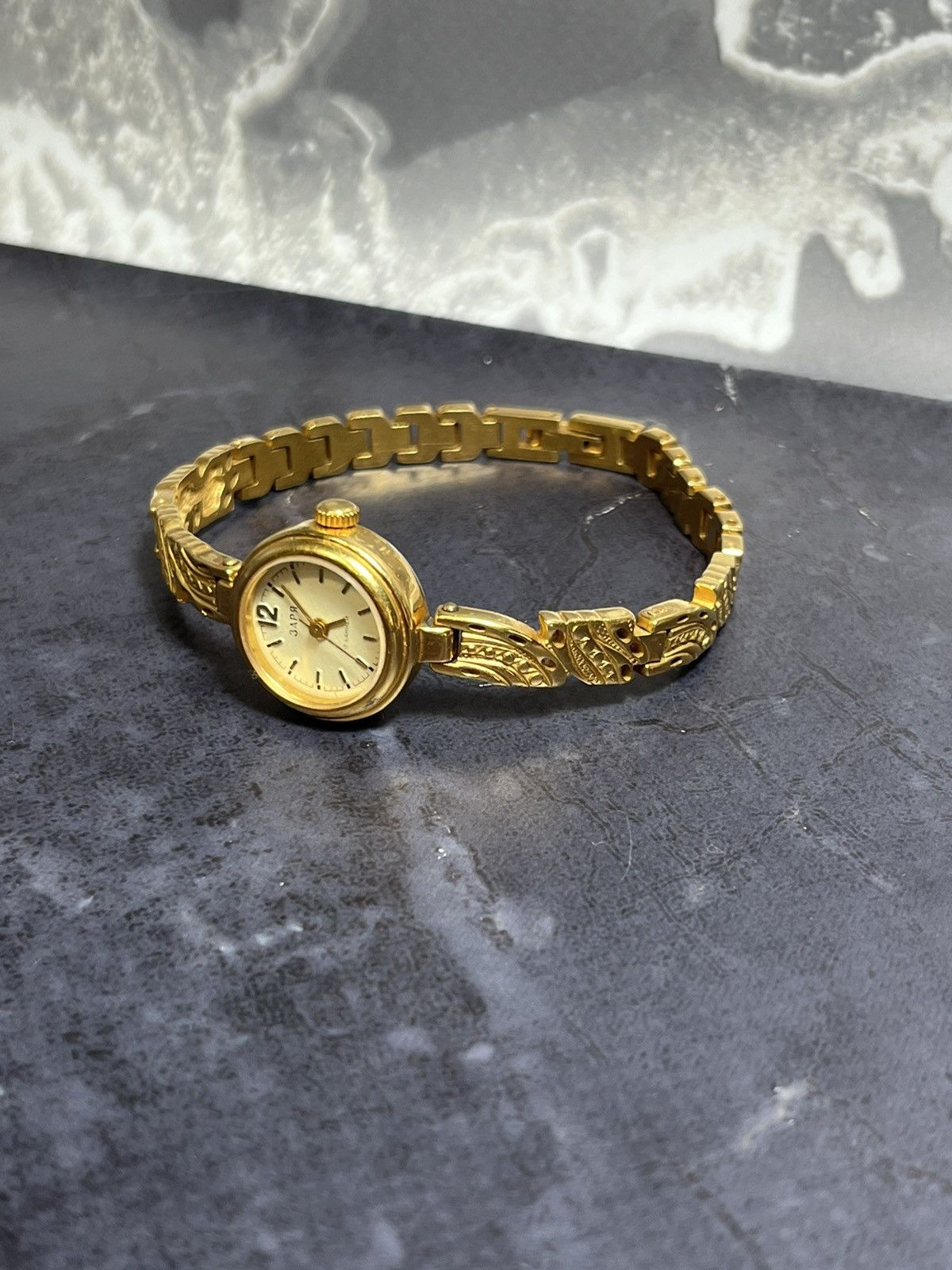 Jewelry Vintage Zarja Watch | Soviet Era Size ONE SIZE - 7 Thumbnail
