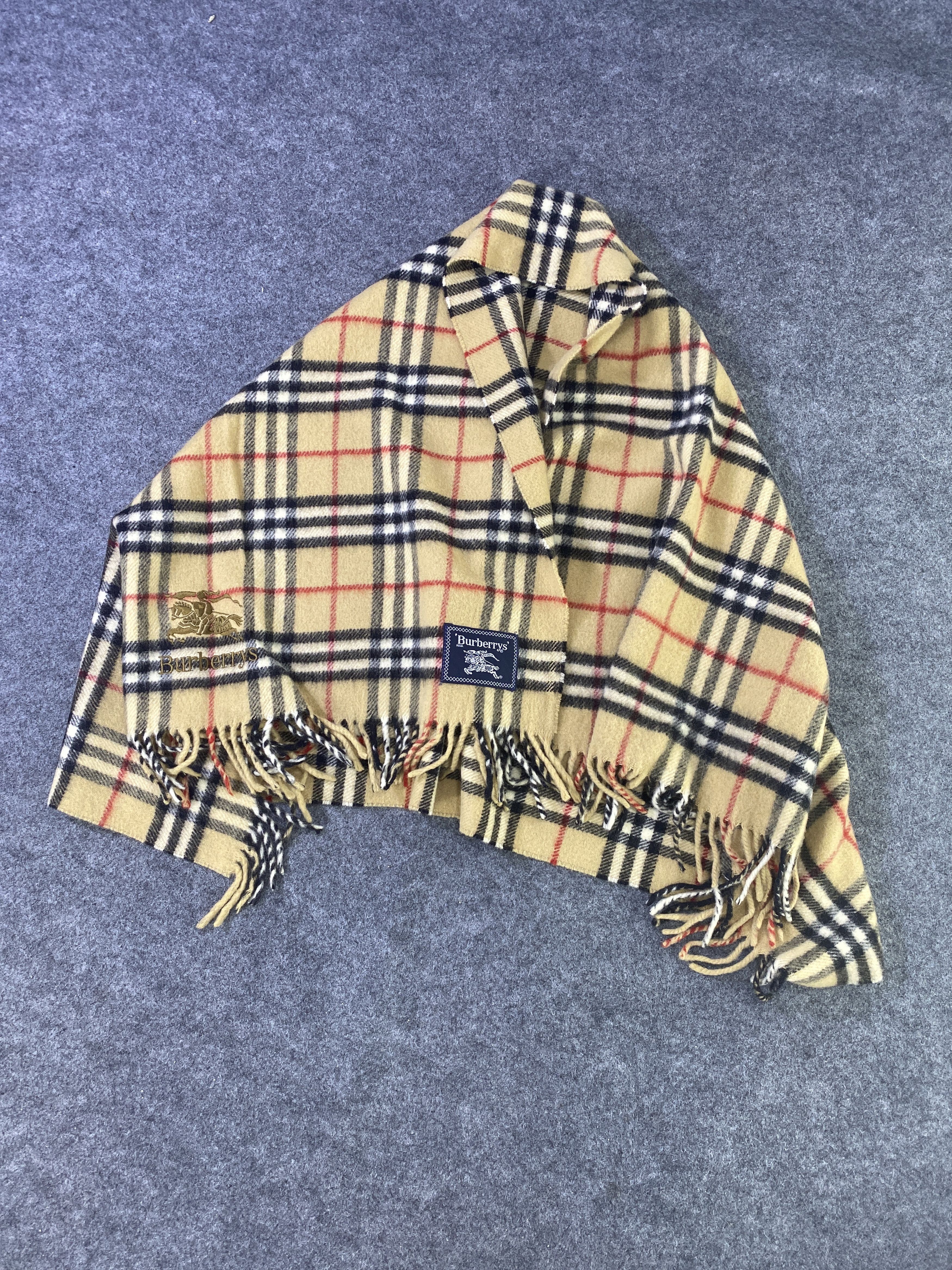 Burberry VINTAGE BURBERRY Scarf / Muffler / Neckwear -T986 Size ONE SIZE - 1 Thumbnail