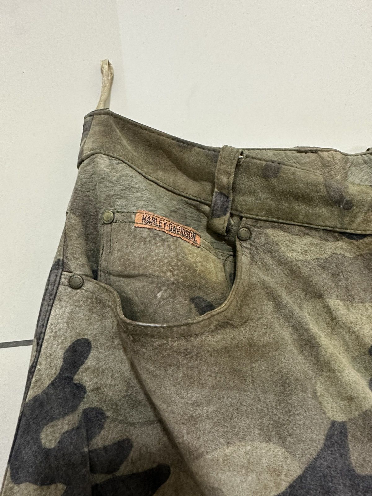 Harley Davidson Vintage Harley Davidson Short Pant Camouflage Leather Design Size US 30 / EU 46 - 10 Thumbnail