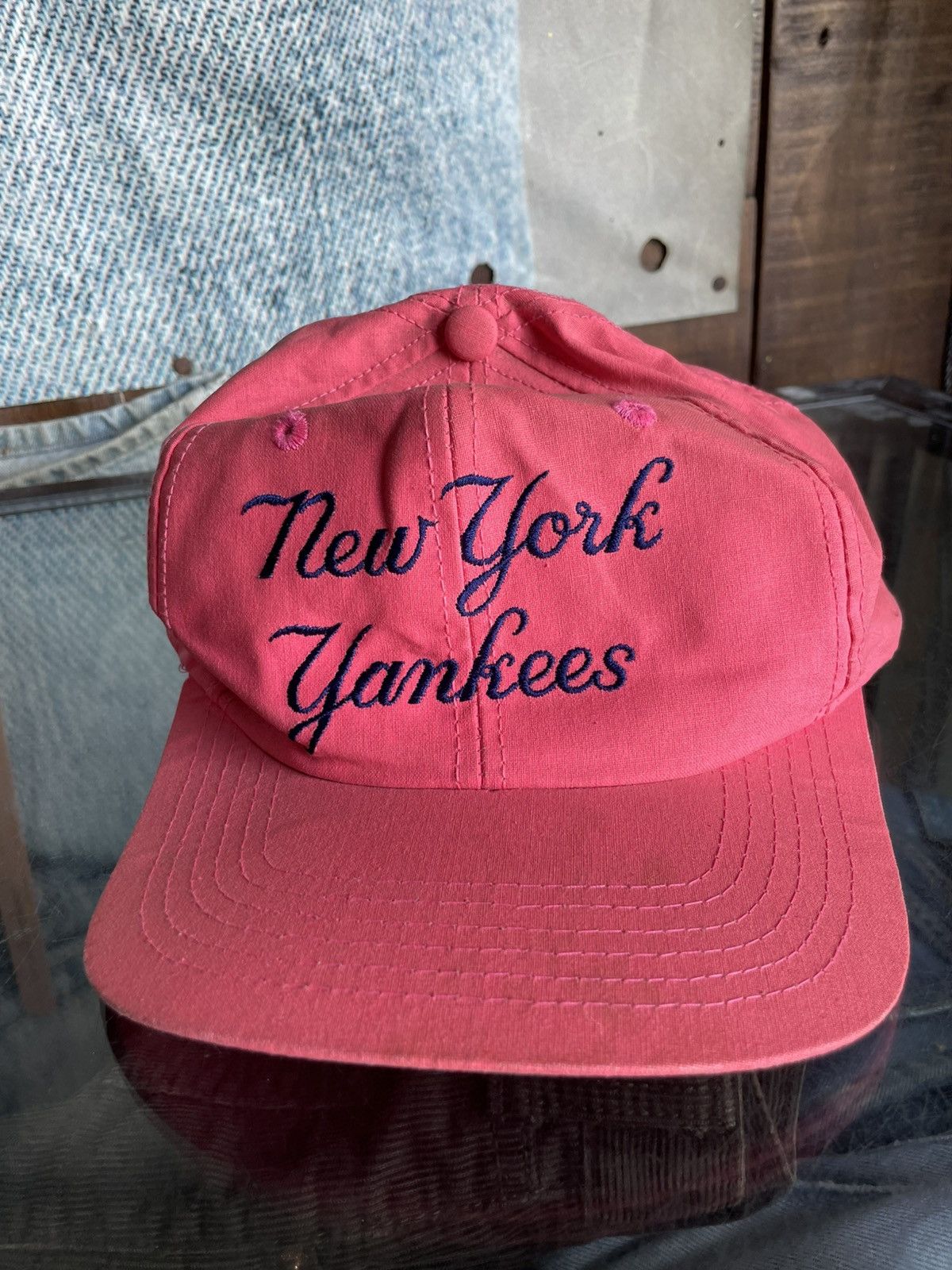 New York Yankees Vintage New York Yankees MLB Trucker cap 80’s made in Taiwan Size ONE SIZE - 2 Thumbnail