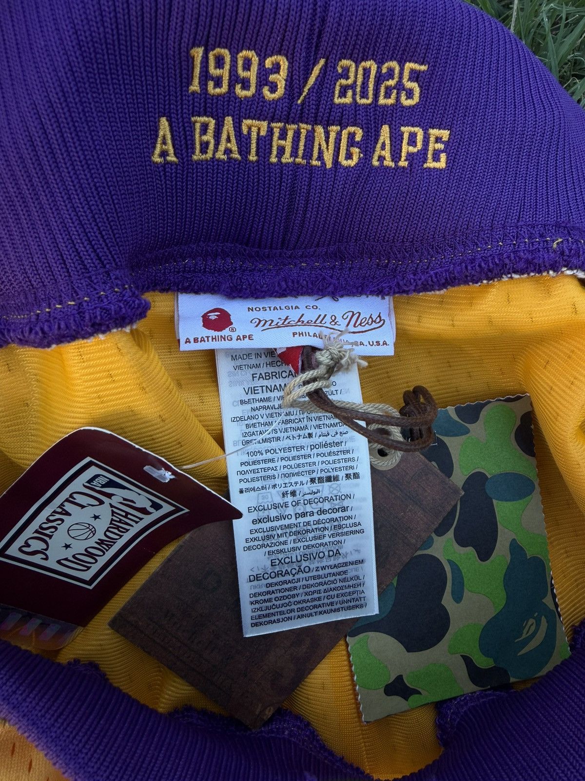 Bape × Mitchell & Ness × NBA Los Angeles Lakers Gold M&N x BAPE Camo Shorts Size US 38 / EU 54 - 5 Thumbnail