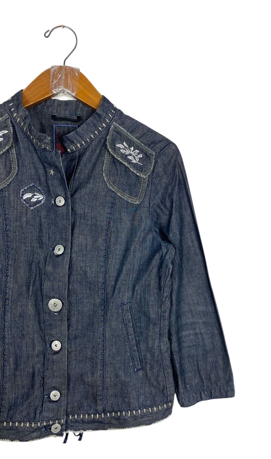 Marithe + Francois Girbaud Rare‼️ Vintage Marithe Francois Girbaud Light Denim Jacket Size S / US 4 / IT 40 - 3 Thumbnail
