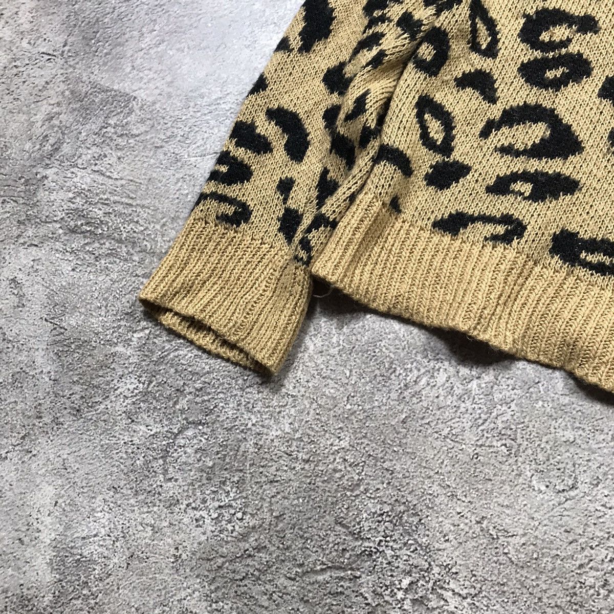Vintage Vintage Y2K Leopard Print Oversized Knit Sweater Grunge M Size M / US 6-8 / IT 42-44 - 5 Thumbnail