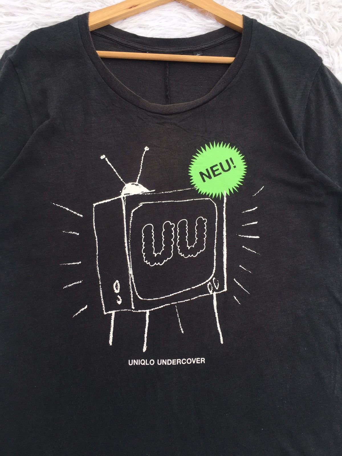 Undercover × Uniqlo Uniqlo Undercover Television Crew NEU! Tshirt Size US L / EU 52-54 / 3 - 6 Thumbnail